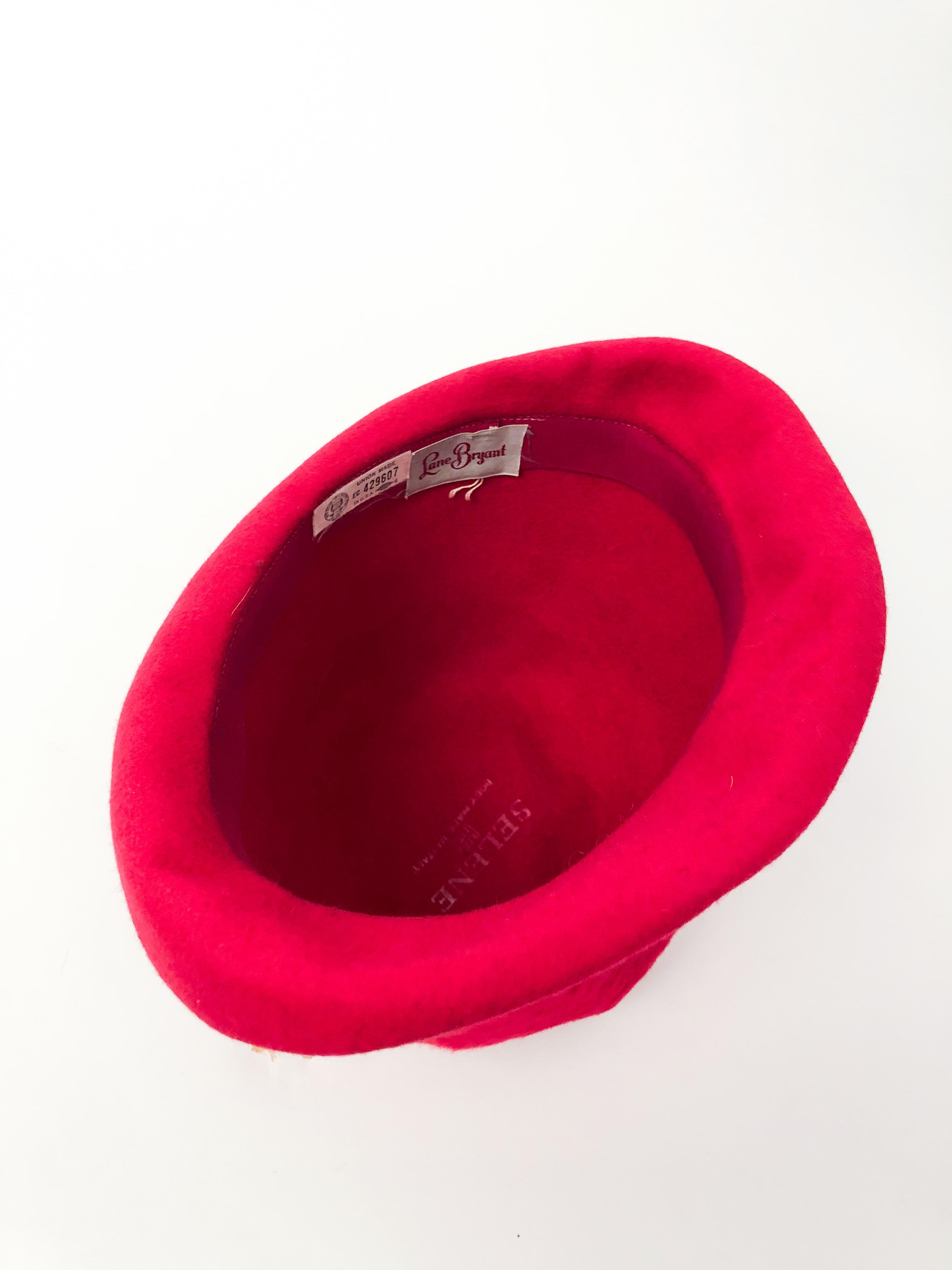 Women's 1960s Red Beaver Felt Cloche For Sale