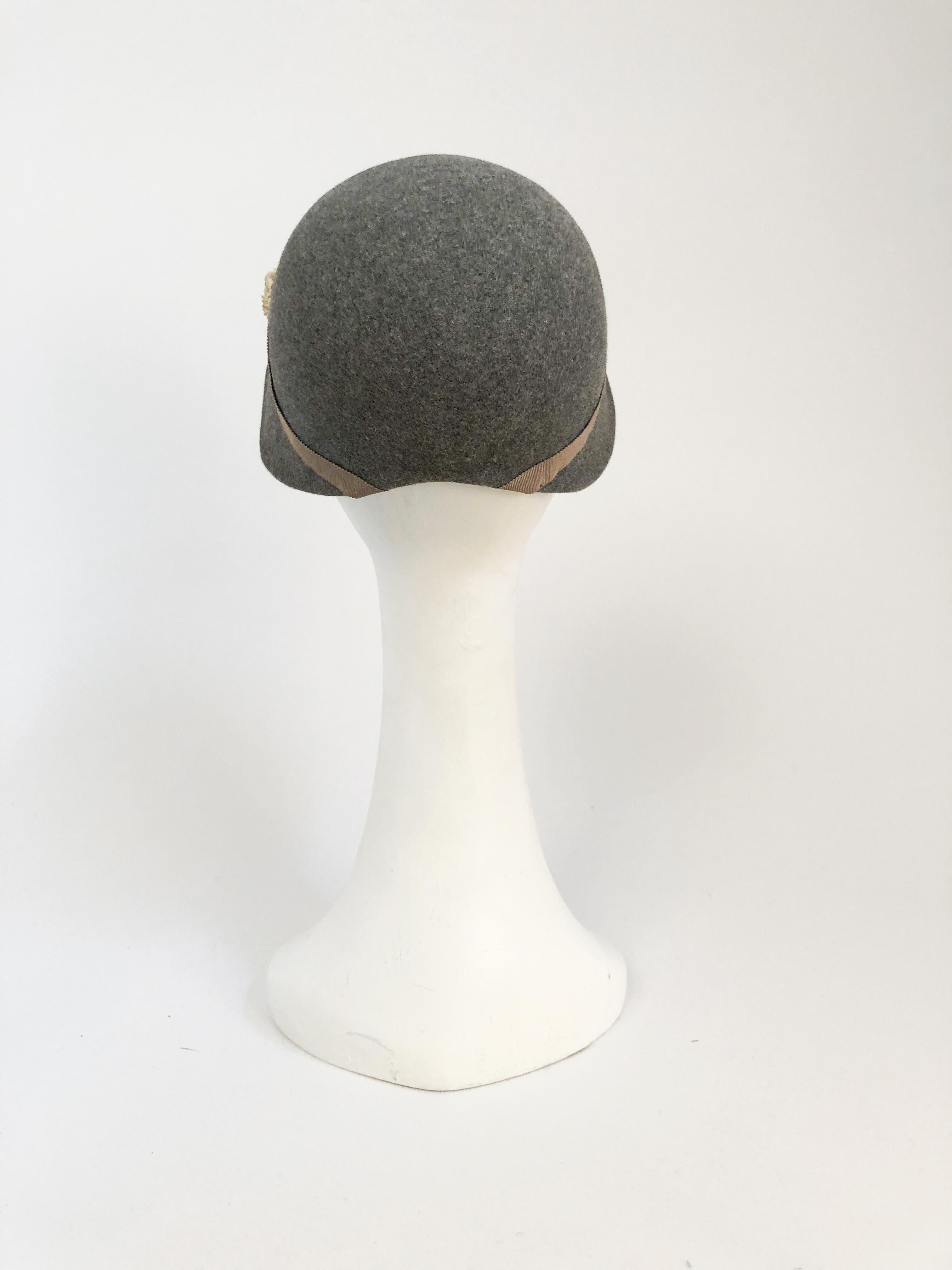 1930s Grey Cashmere Wool Hat with White Carved Button In Good Condition In San Francisco, CA