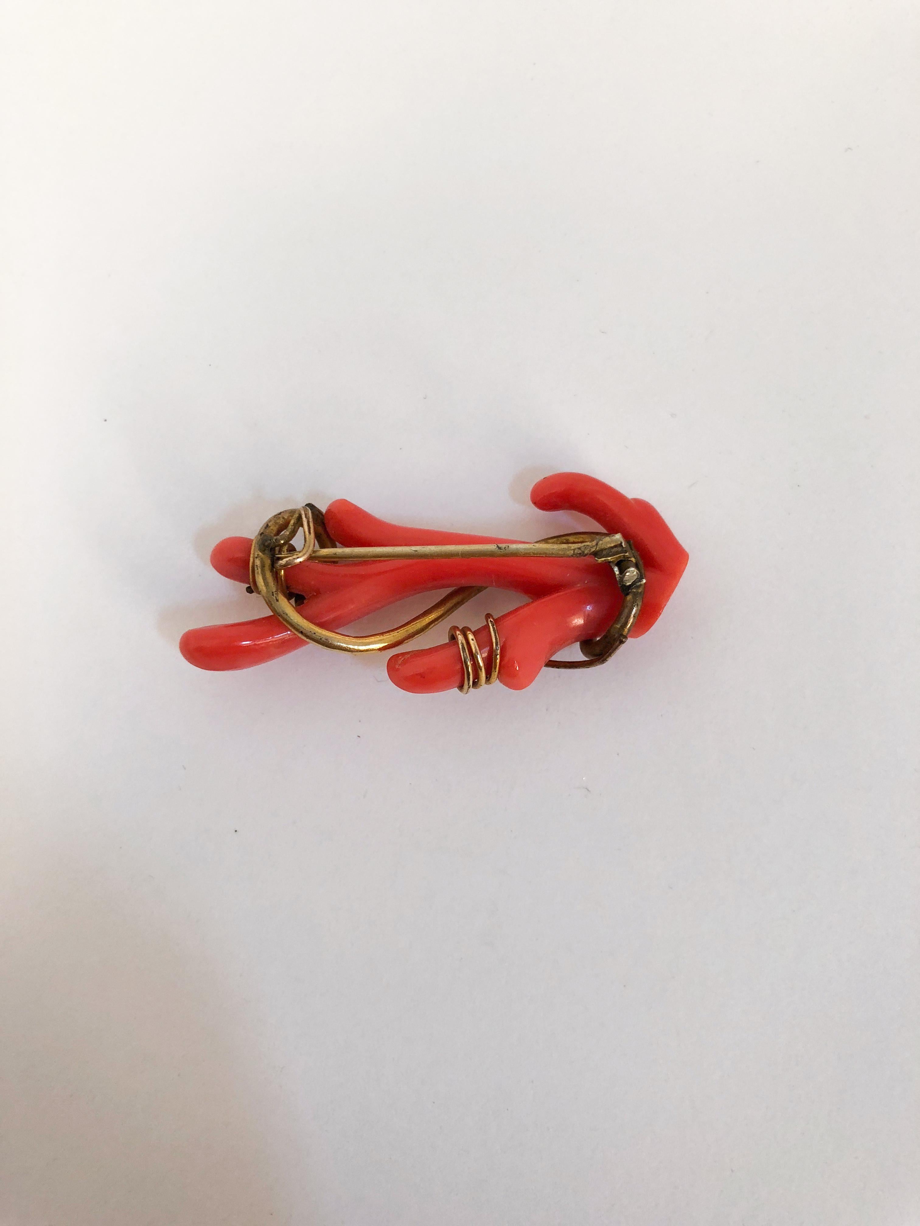 Women's or Men's Victorian Stick Coral and Gold Brooch