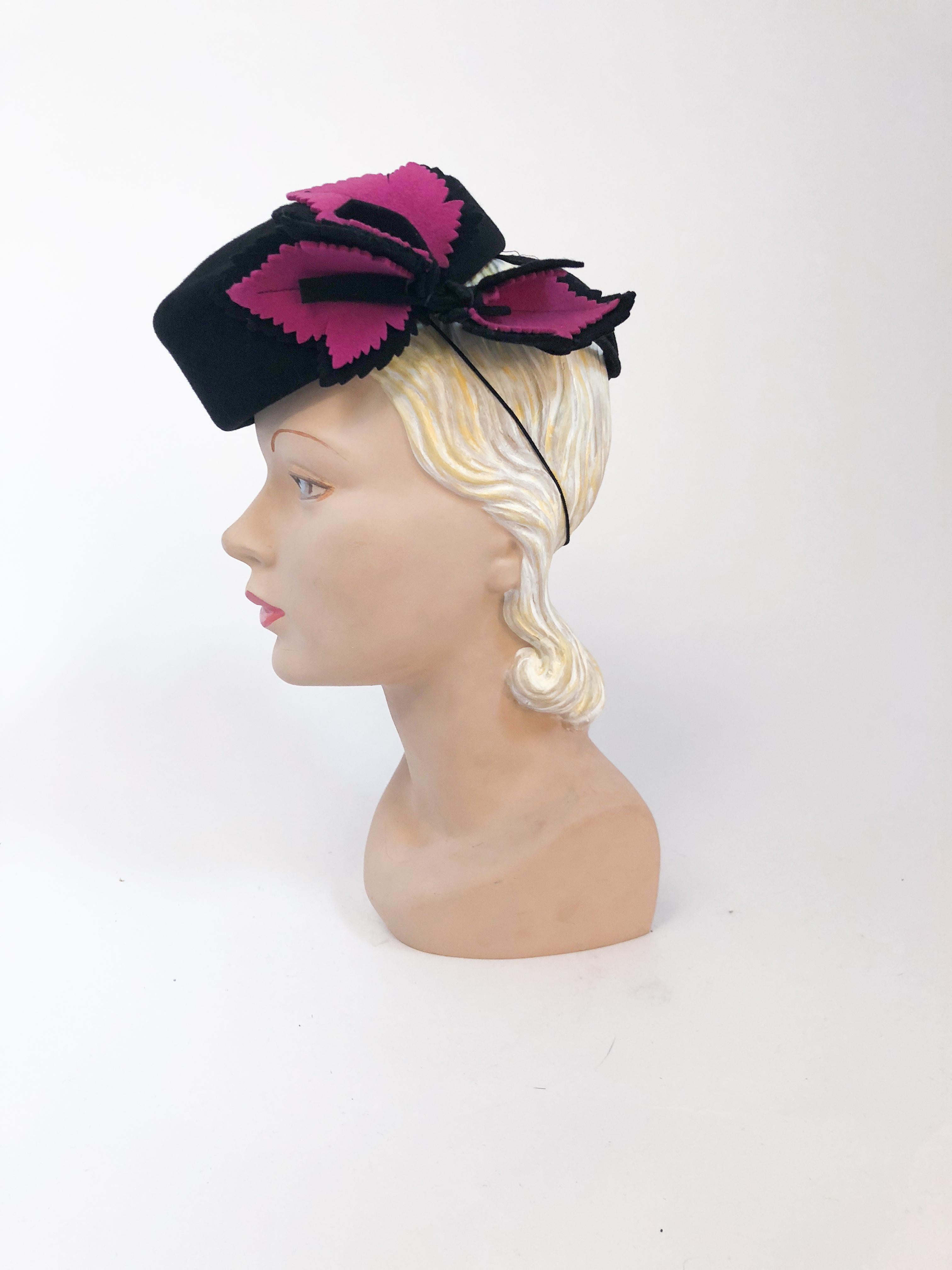 1940s Black and Magenta Wool Felt hat with Hand-cut leaves  (Schwarz)