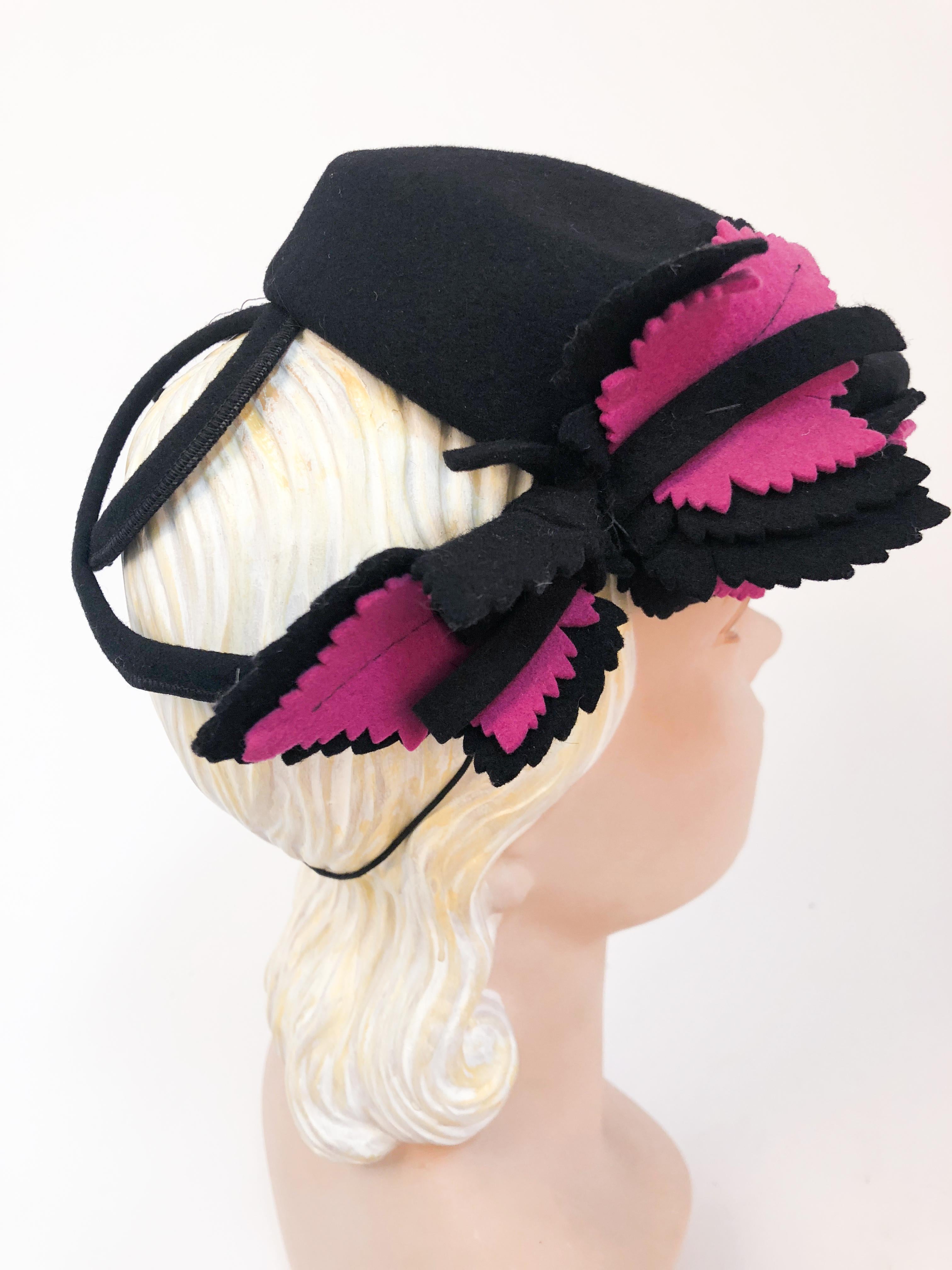 1940s Black and Magenta Wool Felt hat with Hand-cut leaves  Damen