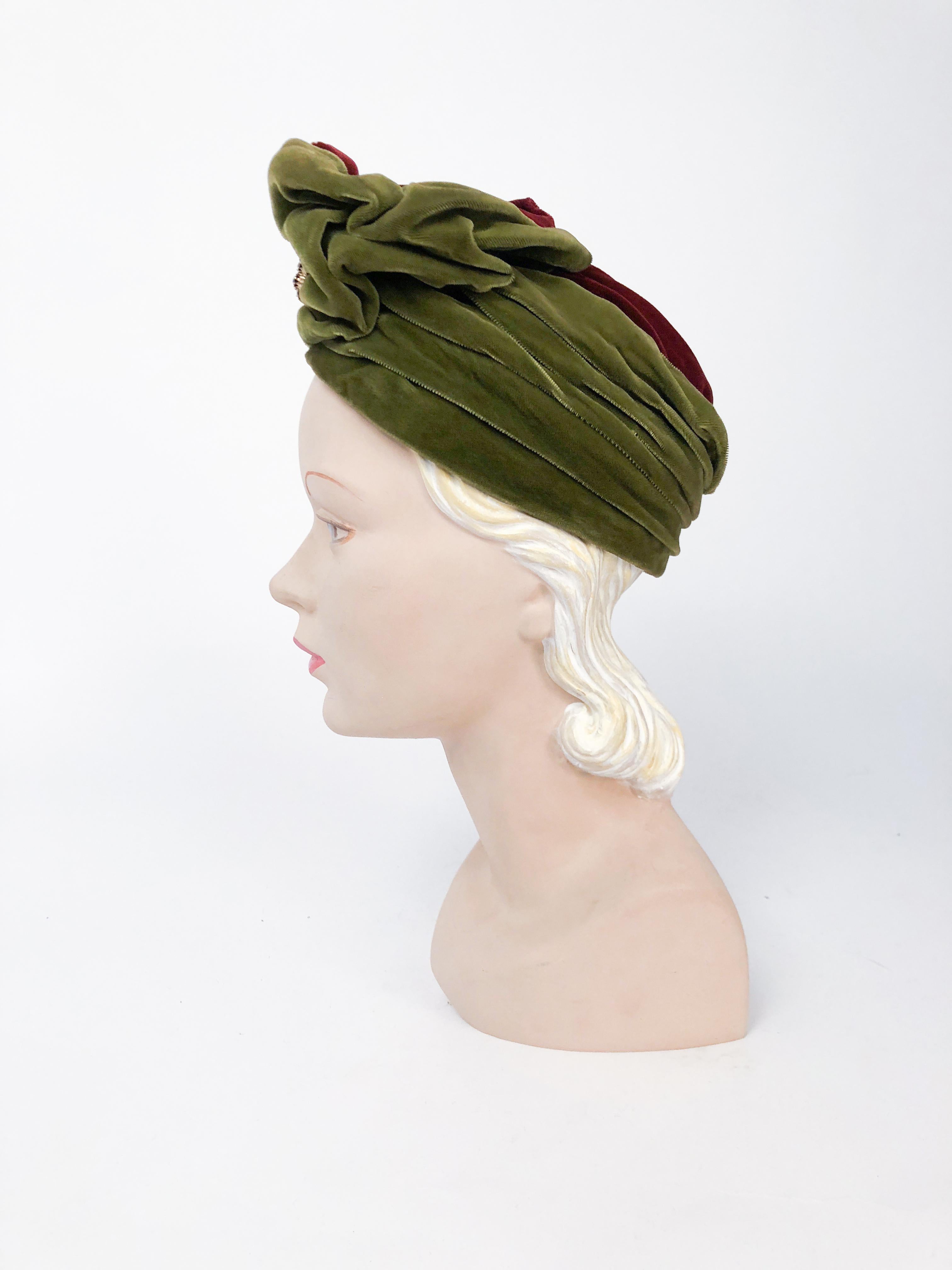Gray 1930s Green and Cranberry Silk Velvet Turban