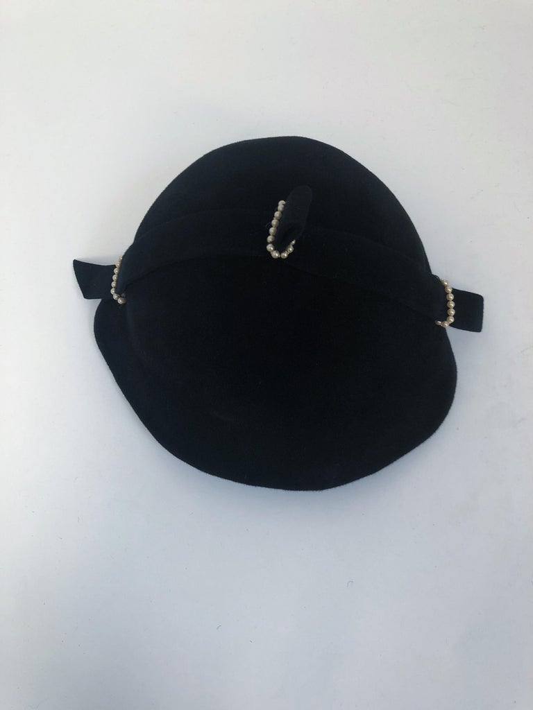 Women's 1930s Black Fur Felt Hat With Decorative Ribbon and Pearl Extensions For Sale