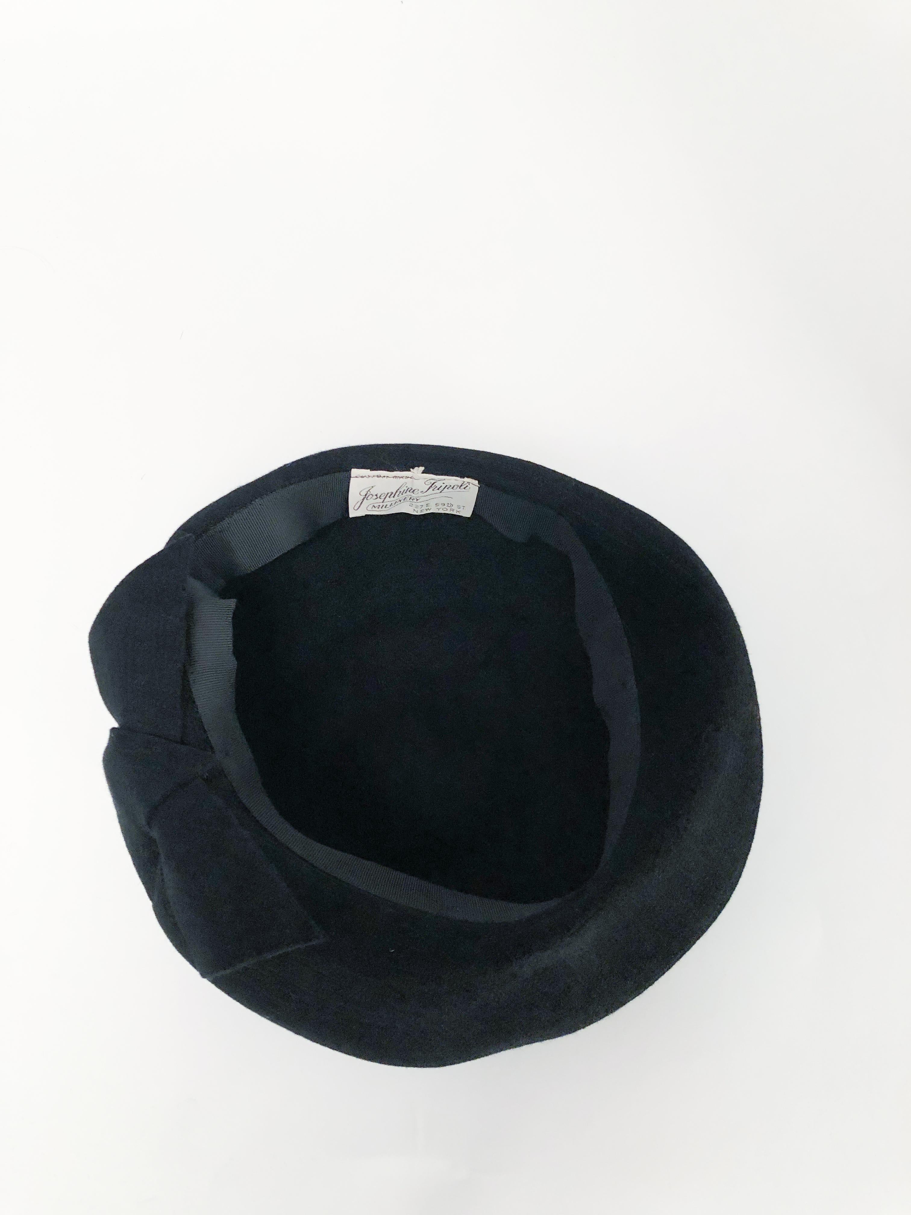 1940s Black Felt Hat with Double Bow and Top Stitch Pattern For Sale 1