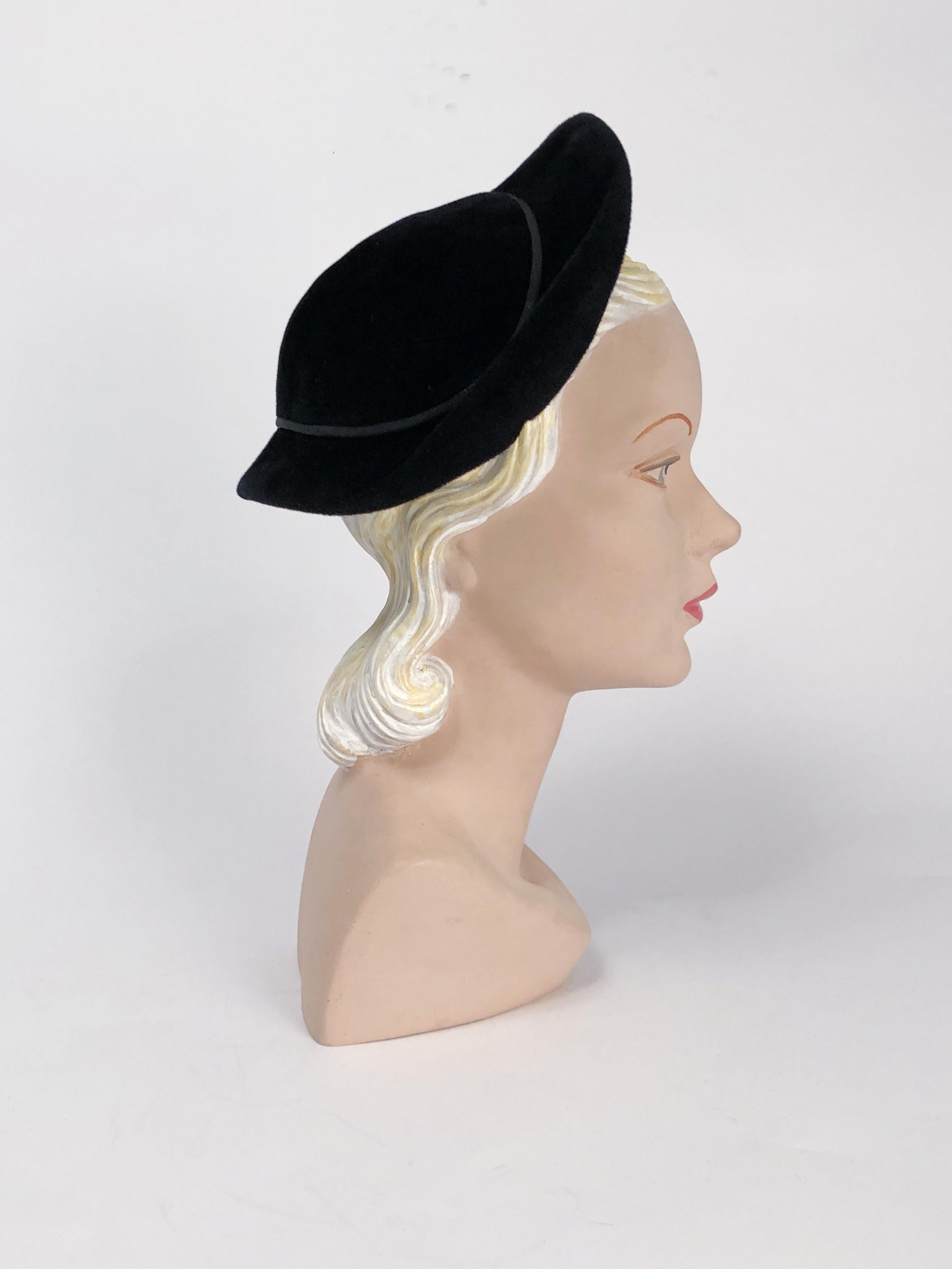 1940s Hattie Carnegie Black Velvet Hat  In Good Condition In San Francisco, CA