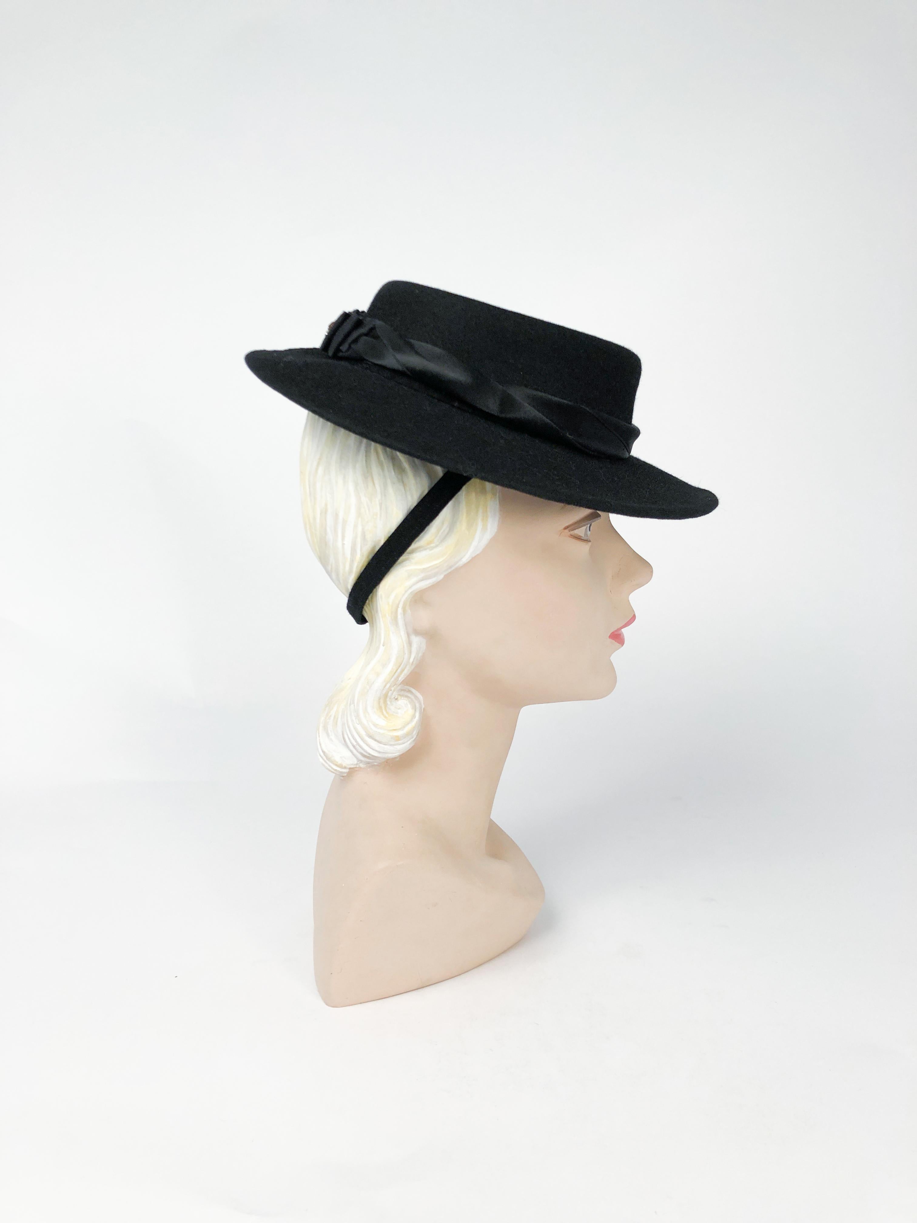 1940s Black Cashmere Hat With Silk Satin Band and Rhinestone Accent In Good Condition For Sale In San Francisco, CA