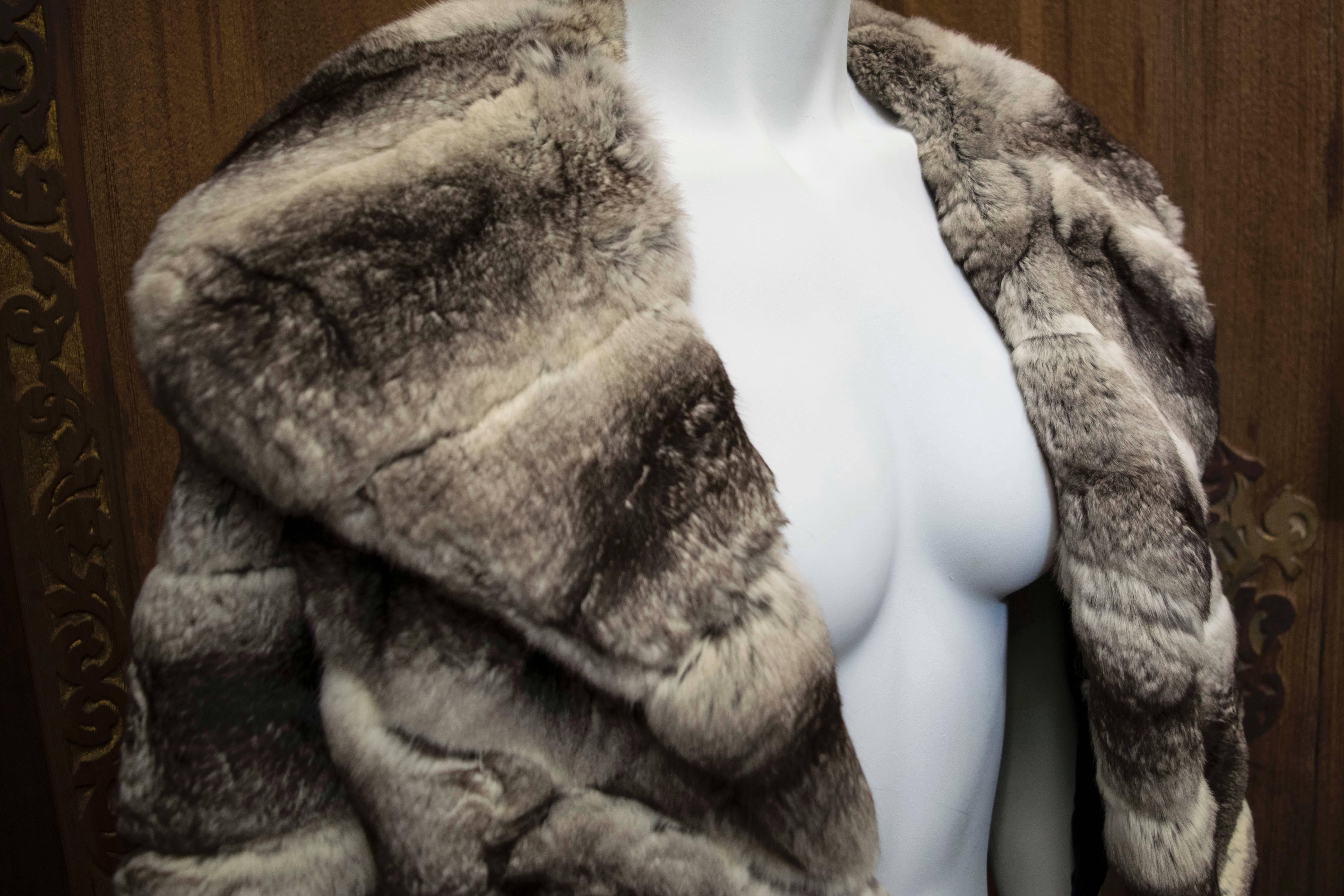 Women's 1960s Chinchilla Fur Stole 