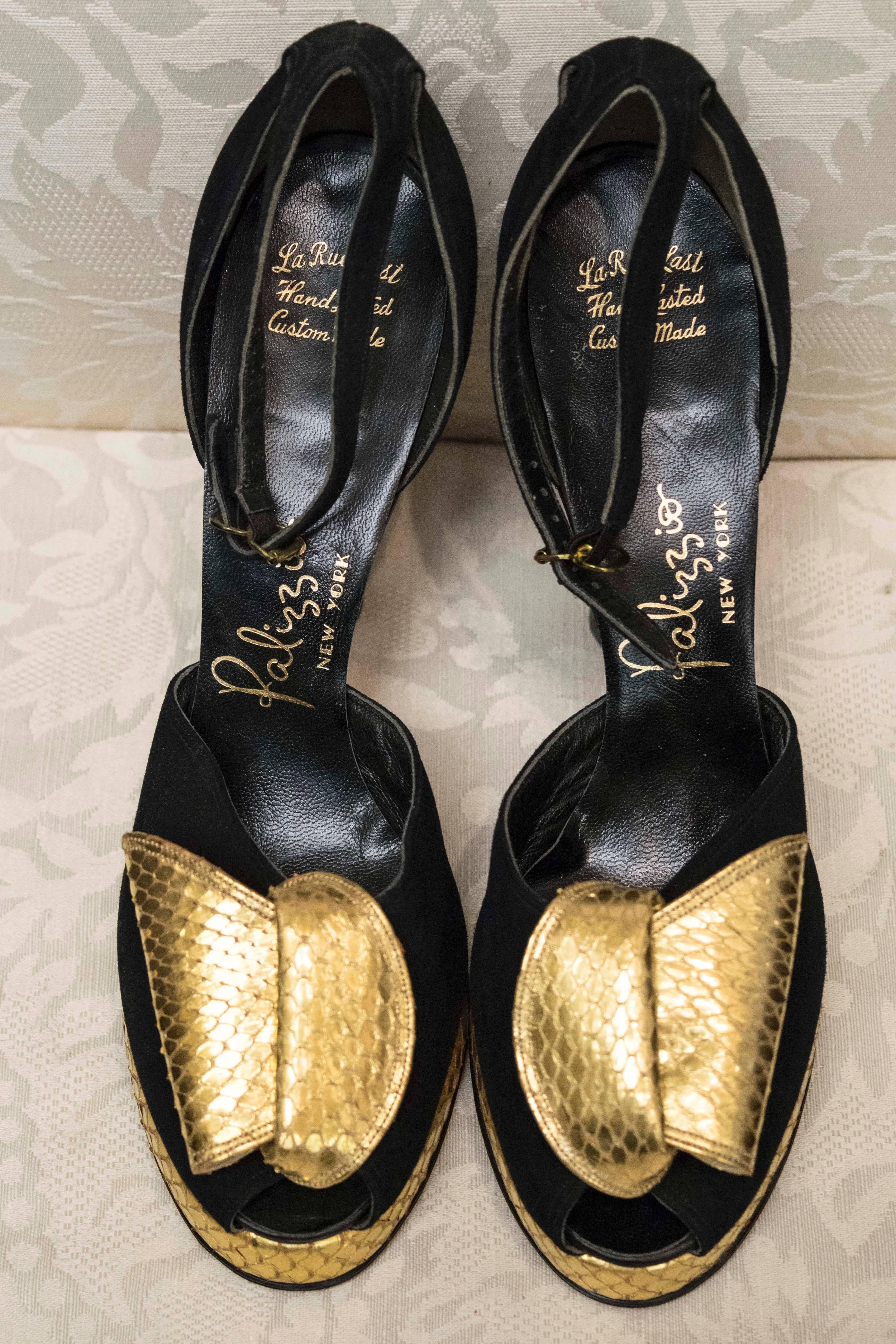 1940s Gold Snakeskin Platform Shoes In New Condition In San Francisco, CA
