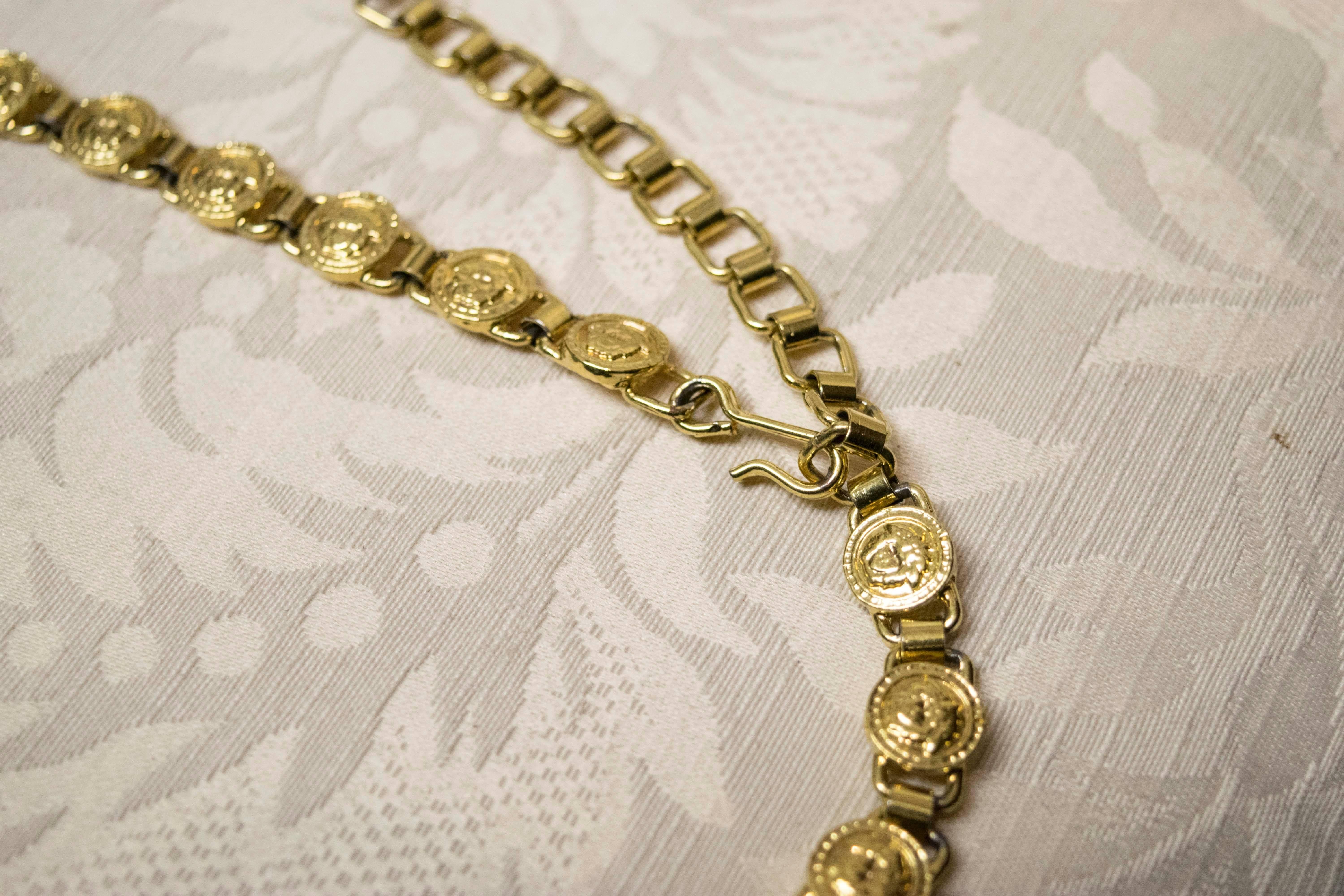 Gianni Versace chain belt. 

A great statement Gianni Versace chain belt, would be great over a dress or jeans. The piece is stamped. 

Extends 29 inches to 32 inches. 