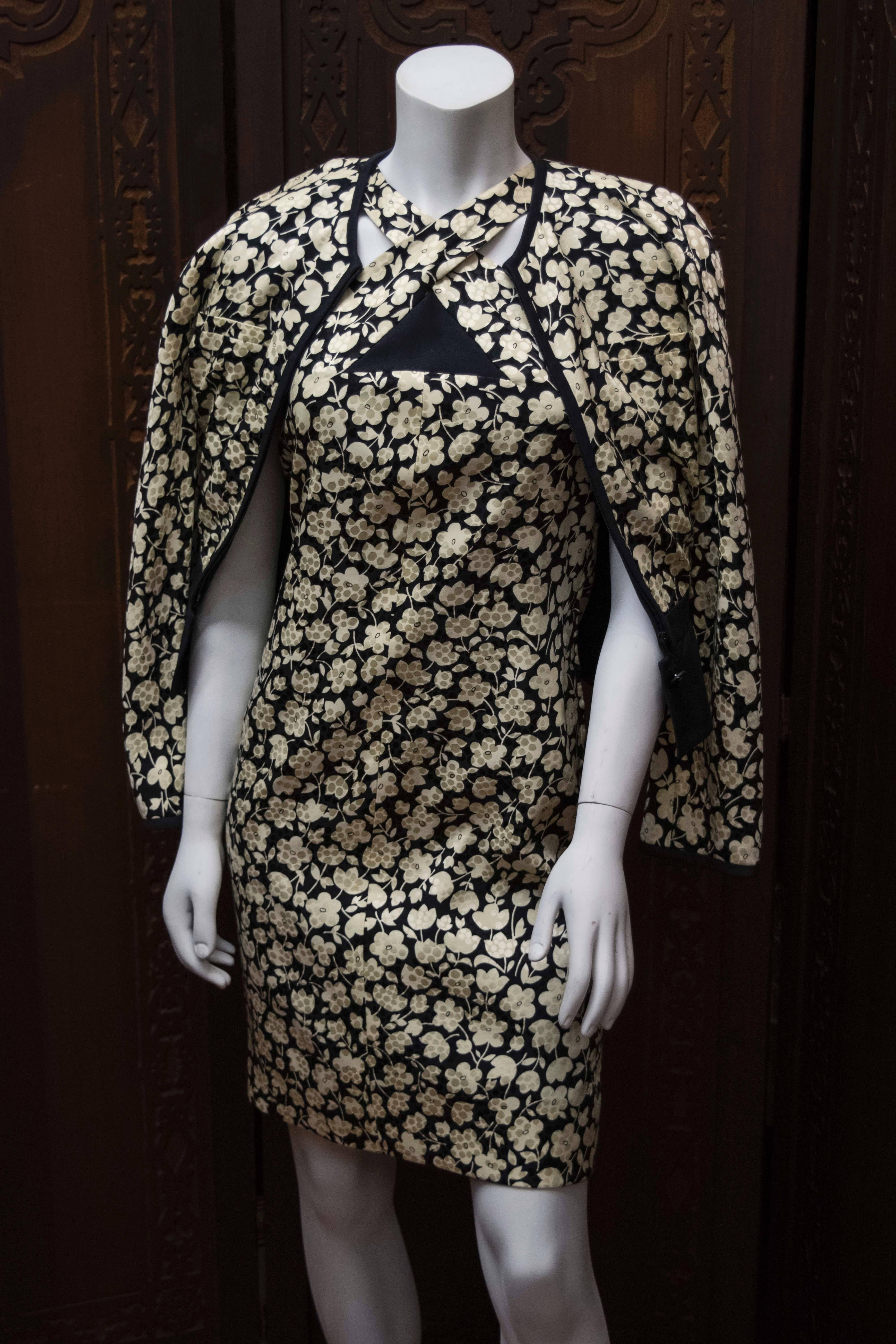 Valentino - Robe et veste à fleurs des années 1980 en vente 1