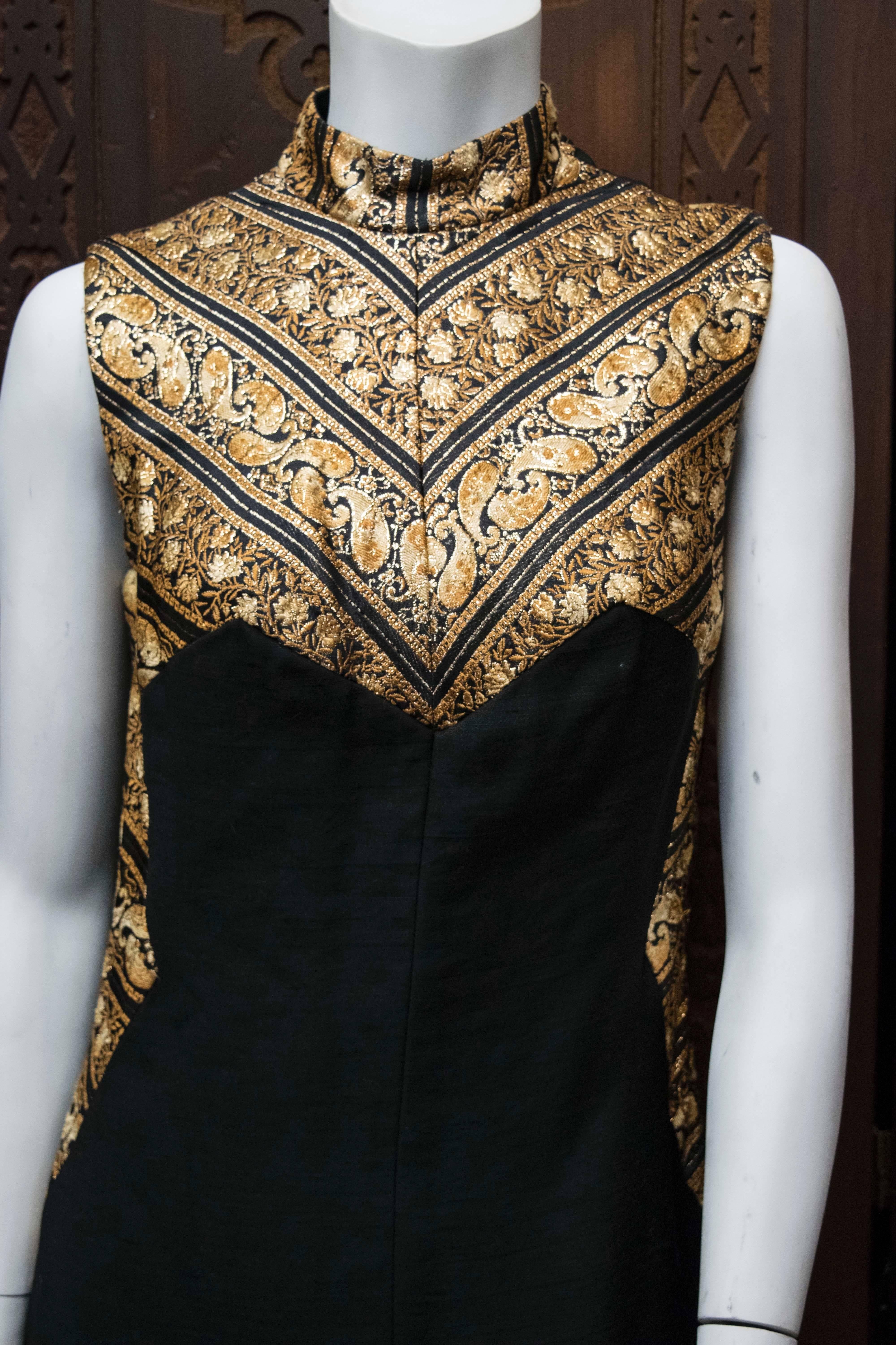 1960s Black and Gold Lamé Evening Dress and Cloak For Sale 3
