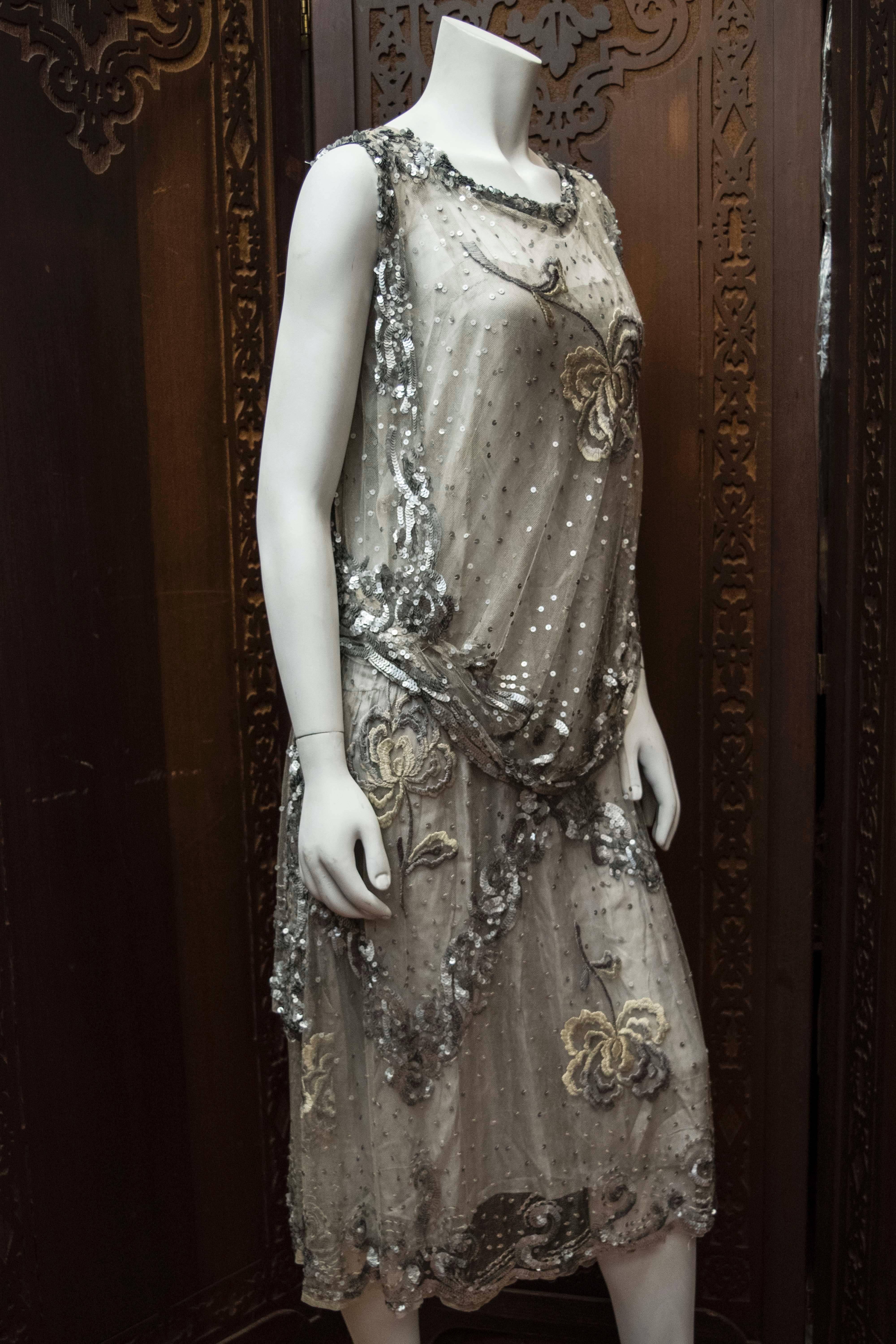 1920s Silver Lace Sequinned Dress 4