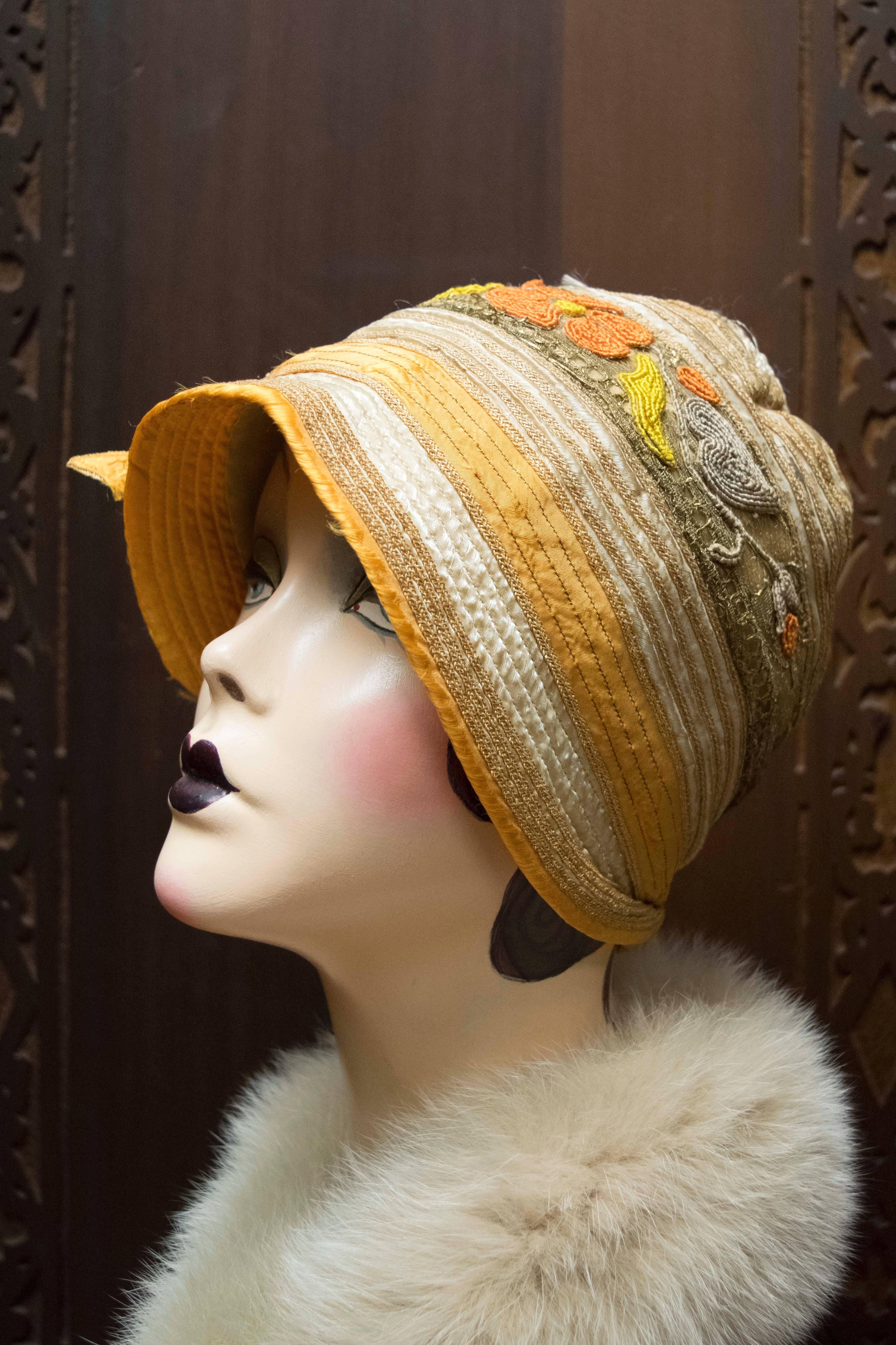 Beige 1920s Yellow Cloche Hat For Sale