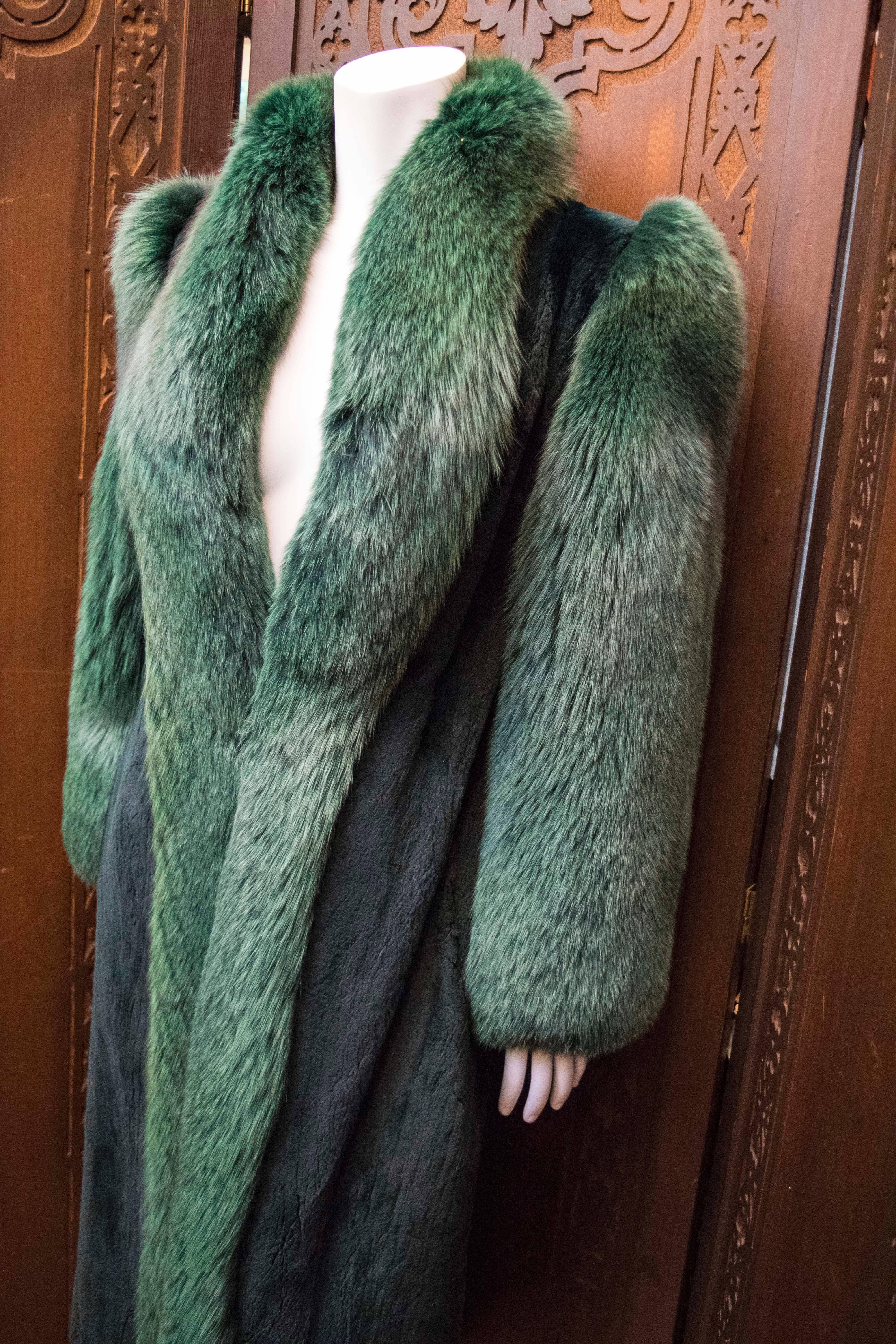 1980s Saks Fifth Avenue Green Fox and Sheered Mink Fur Coat In Excellent Condition In San Francisco, CA