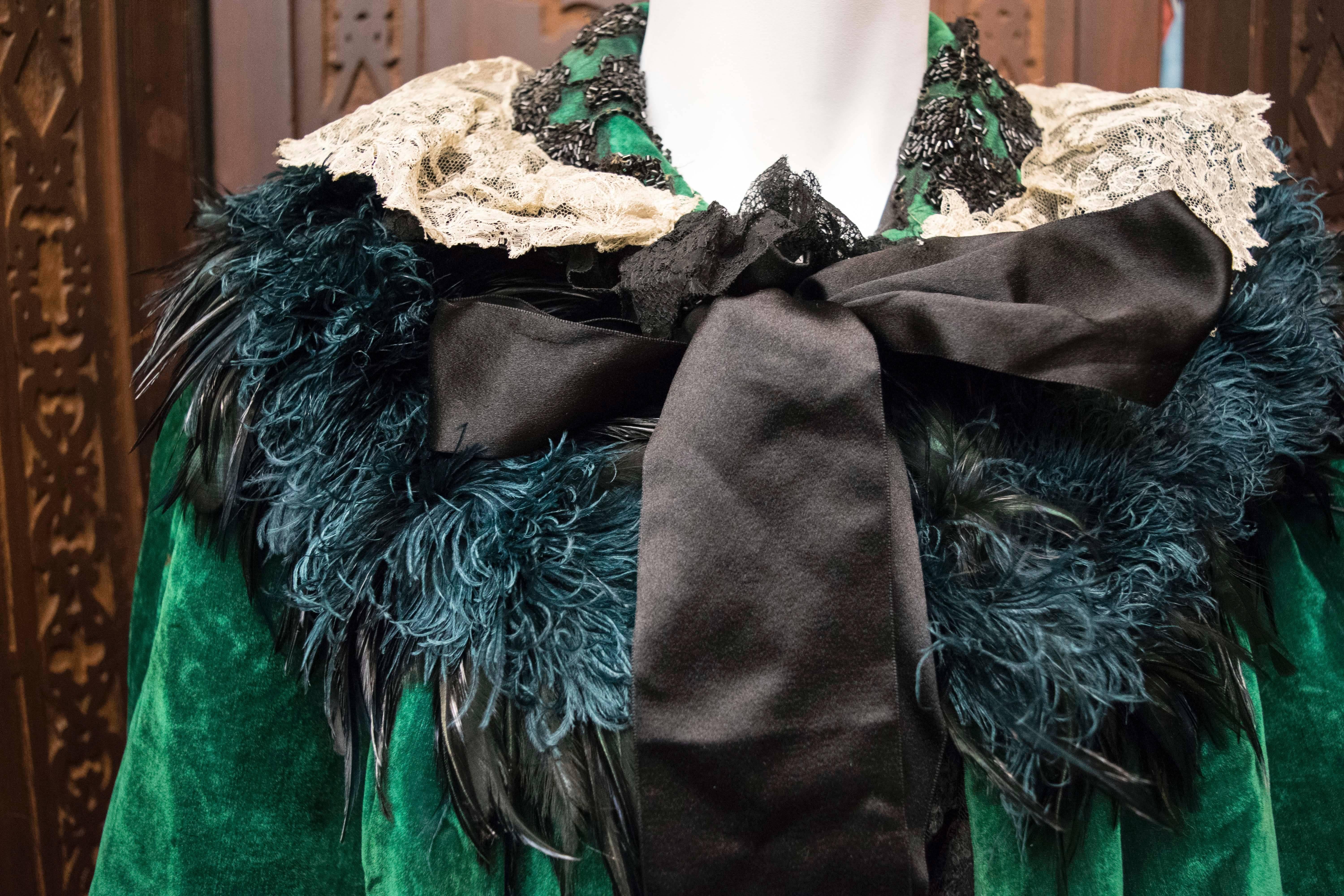 victorian capelet