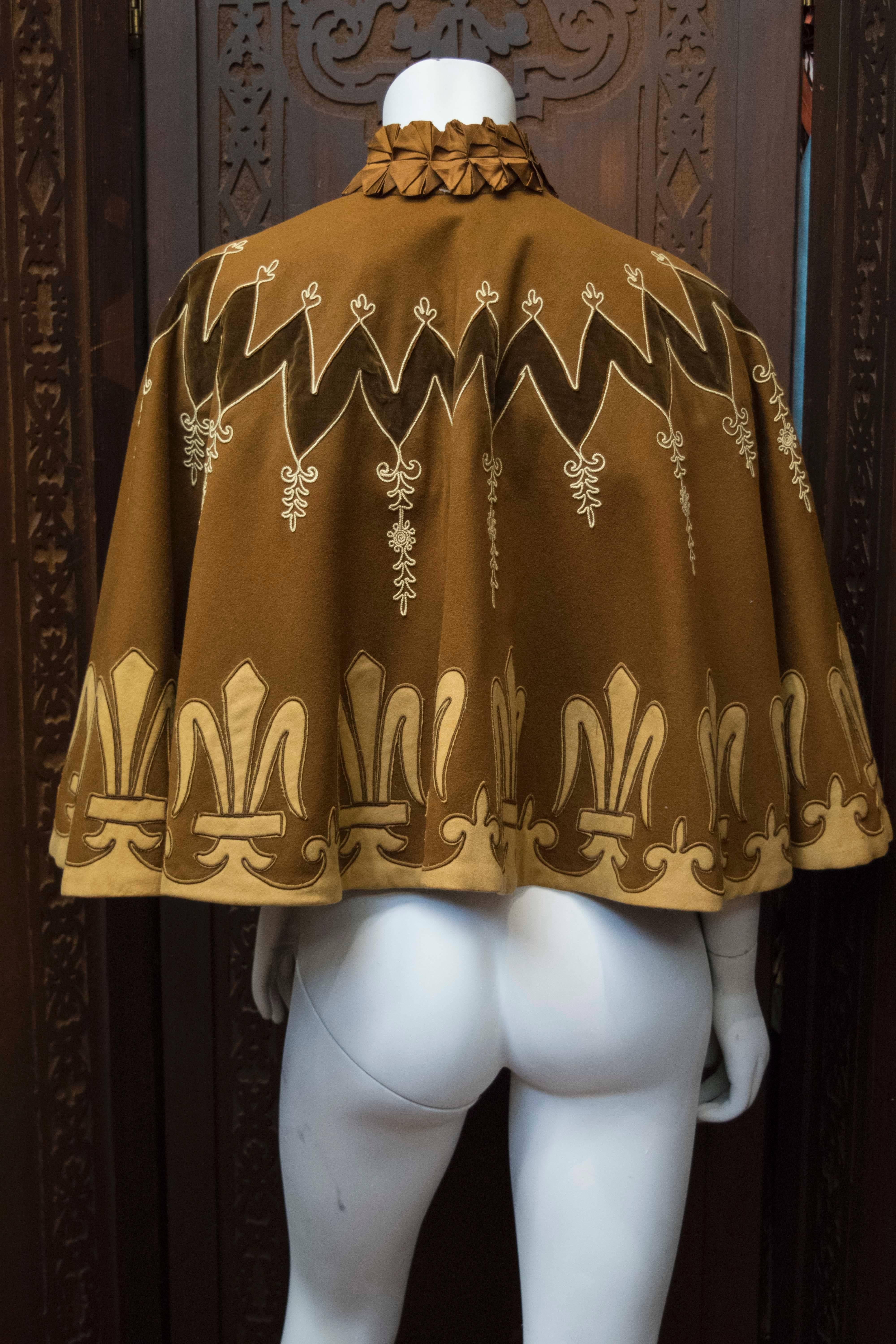 Victorian Cape In Excellent Condition In San Francisco, CA