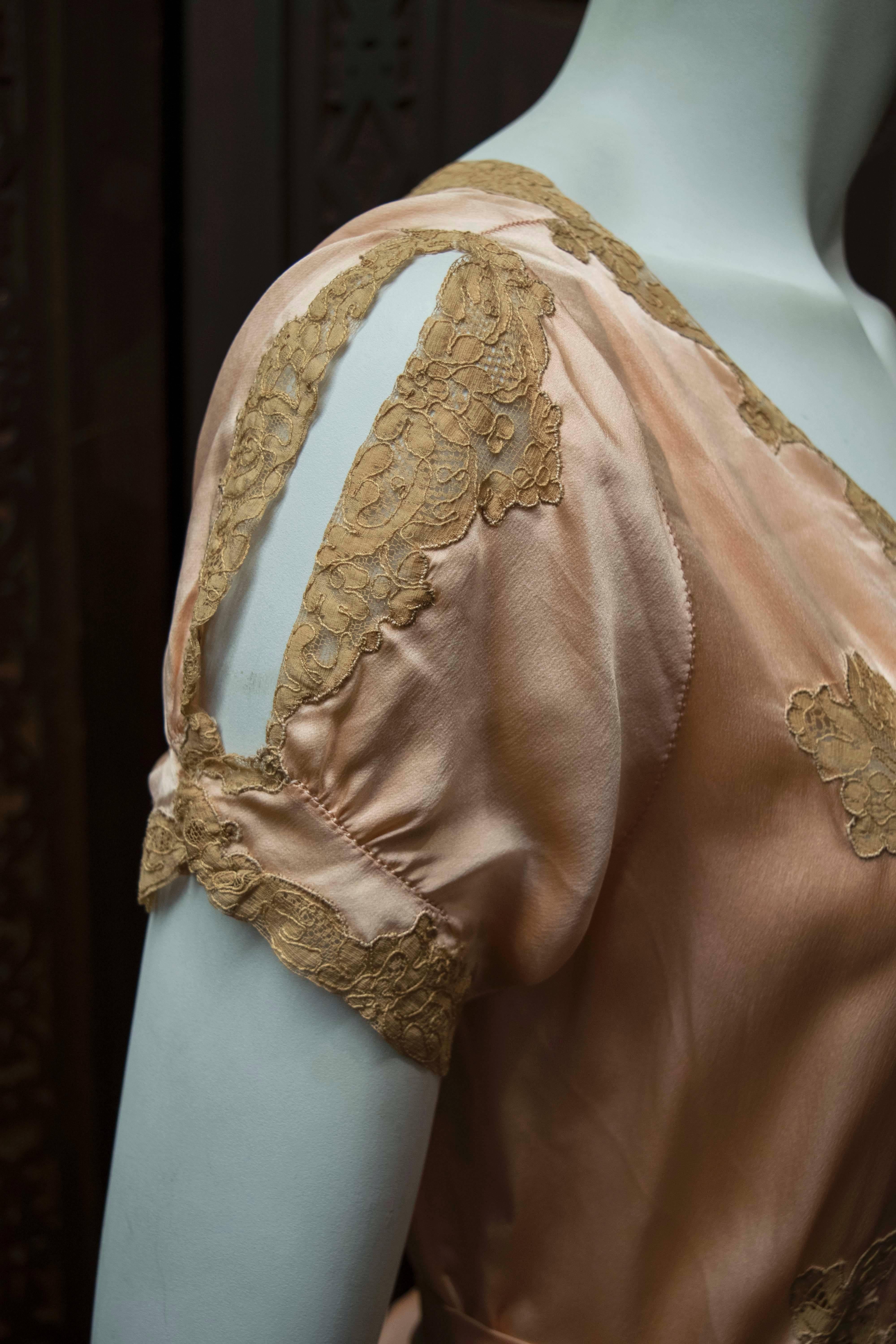 1930s Pink and Lace Wrapped Loungewear Gown 3