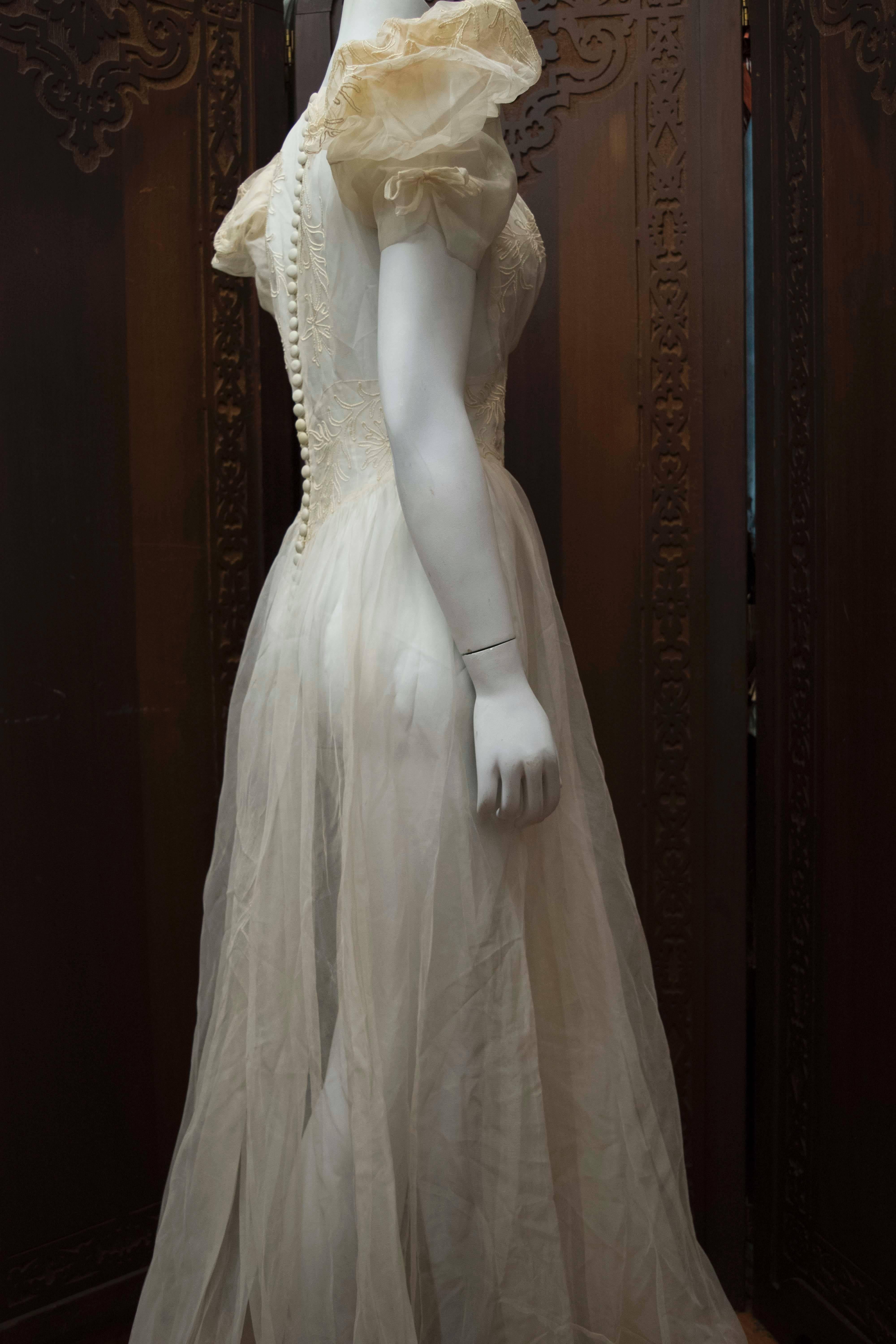 1930s Sheer Ivory Wedding Dress In Excellent Condition In San Francisco, CA