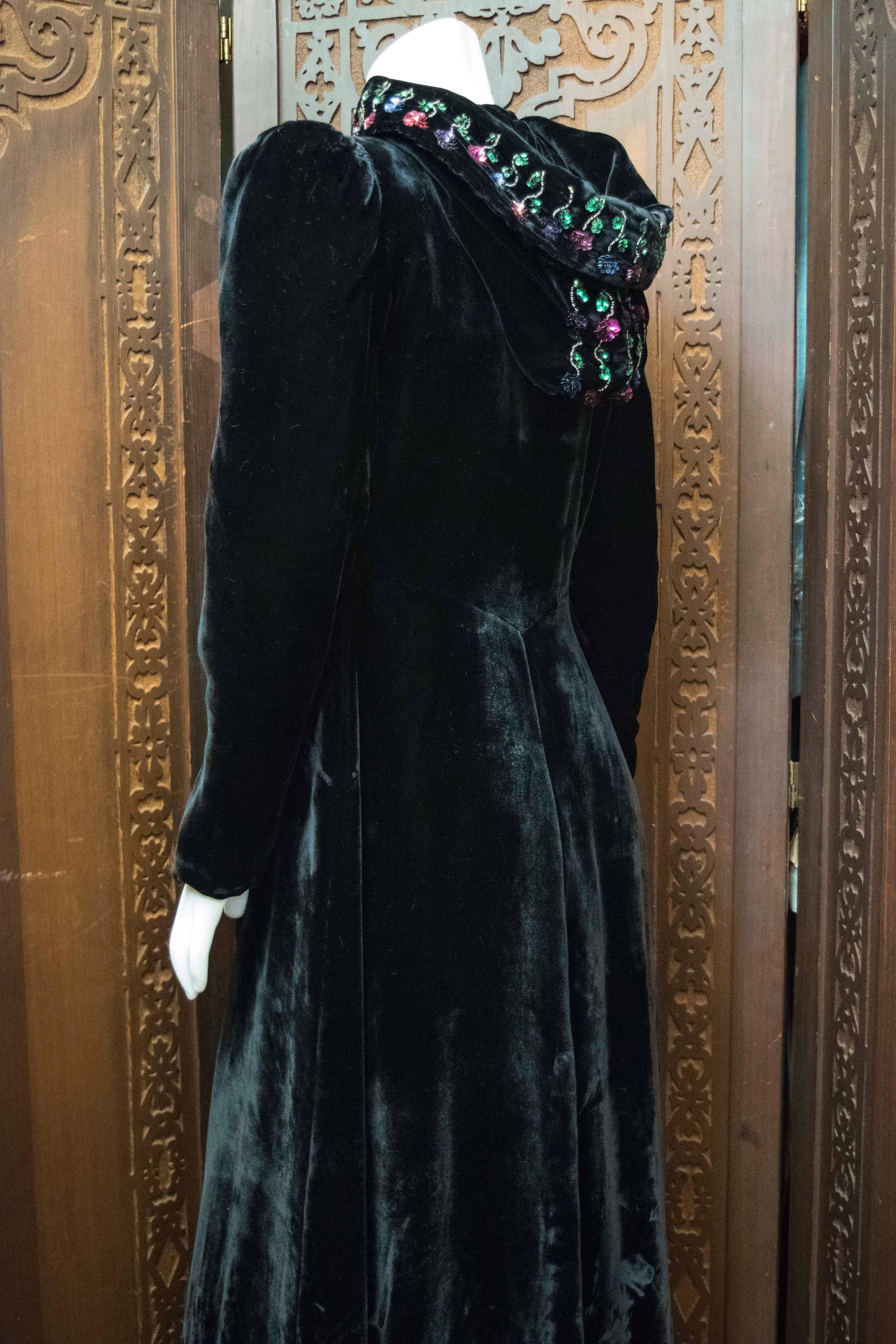 Women's or Men's 1930s Hooded Velvet Opera Coat