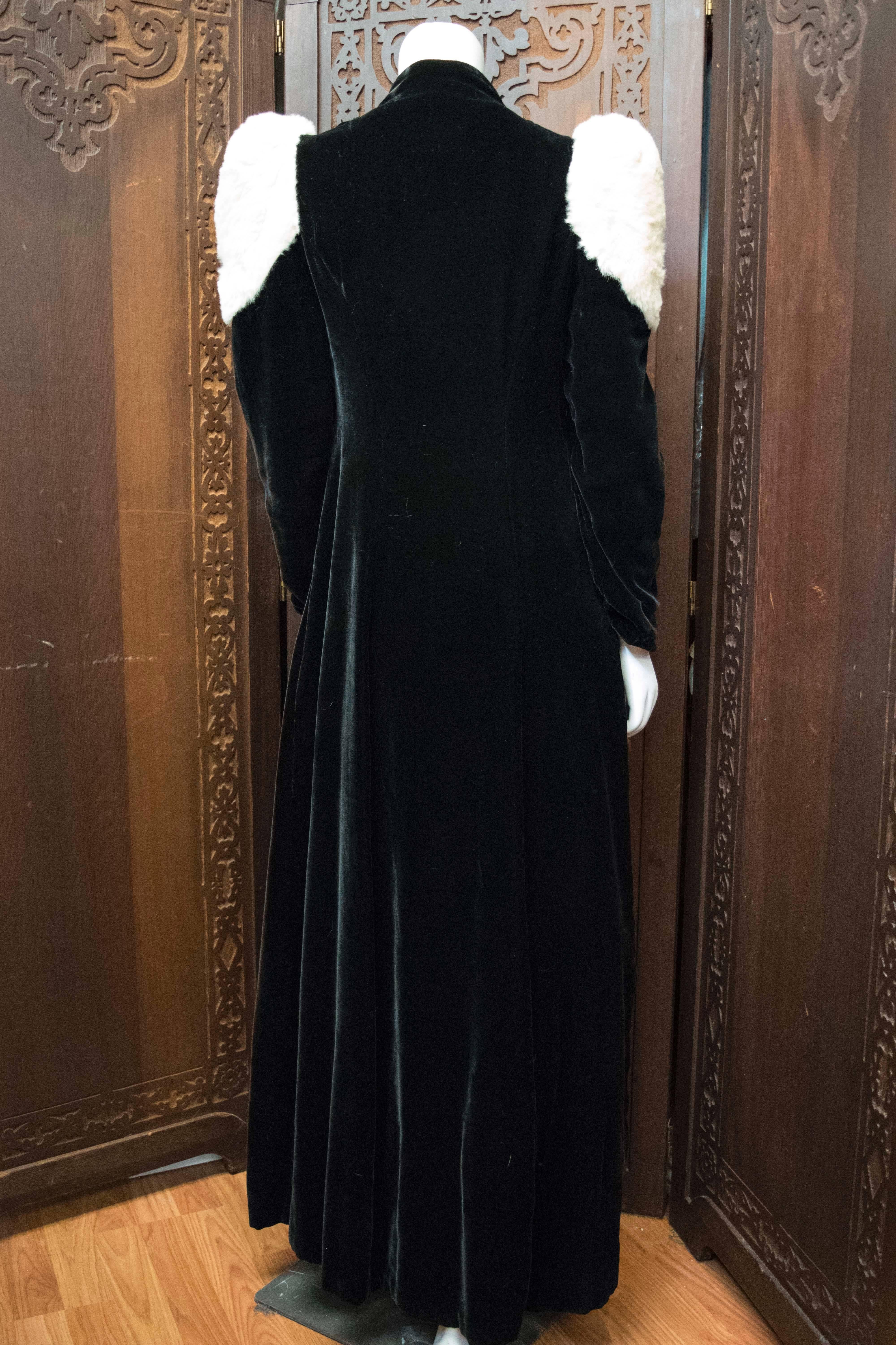 1930s Black Velvet and Ermin Opera Coat 2