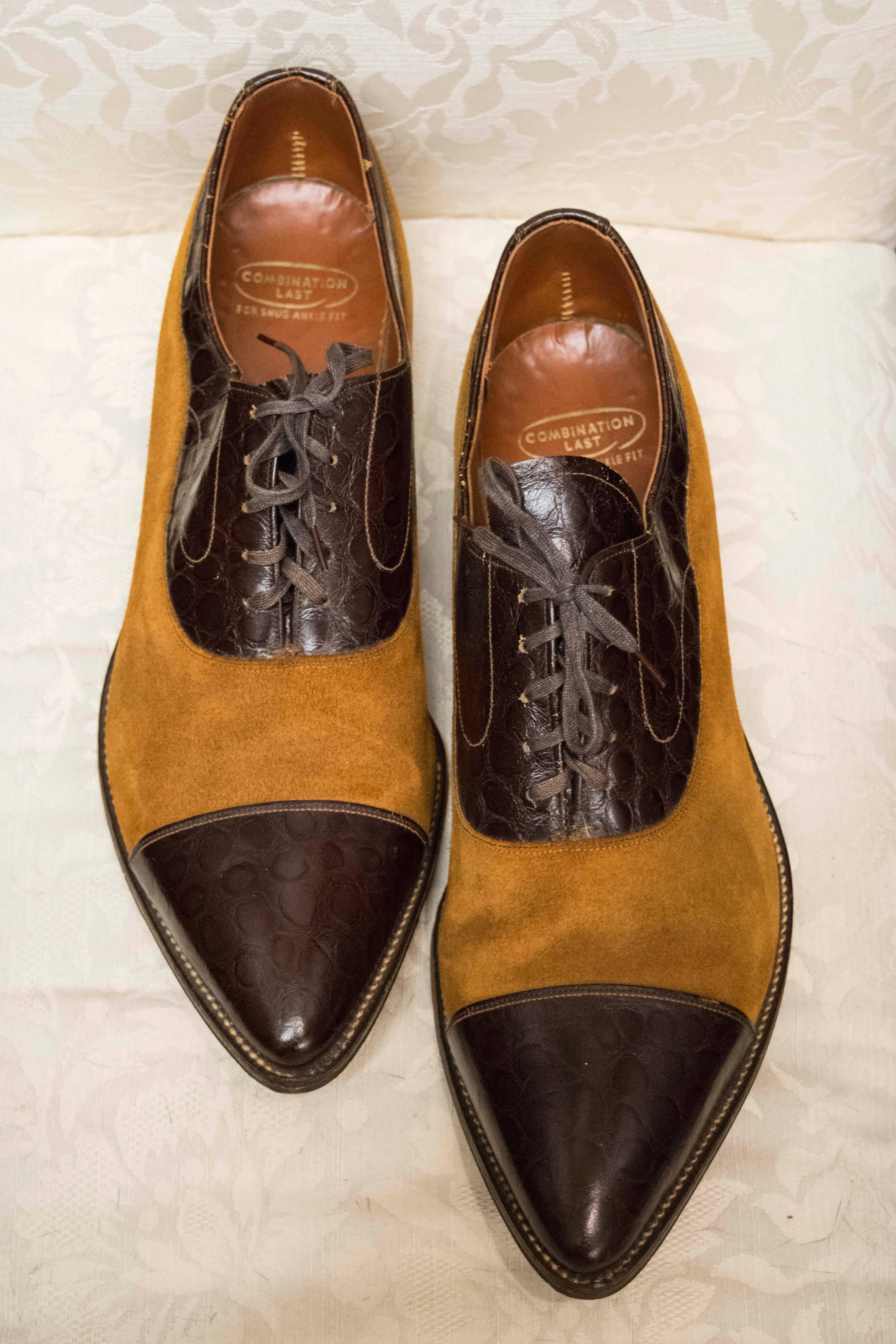 1970s Mens Suede and Leather Shoes

Stunning mens suede shoes circa 1970, with faux Alligator detailing. 

Size 12