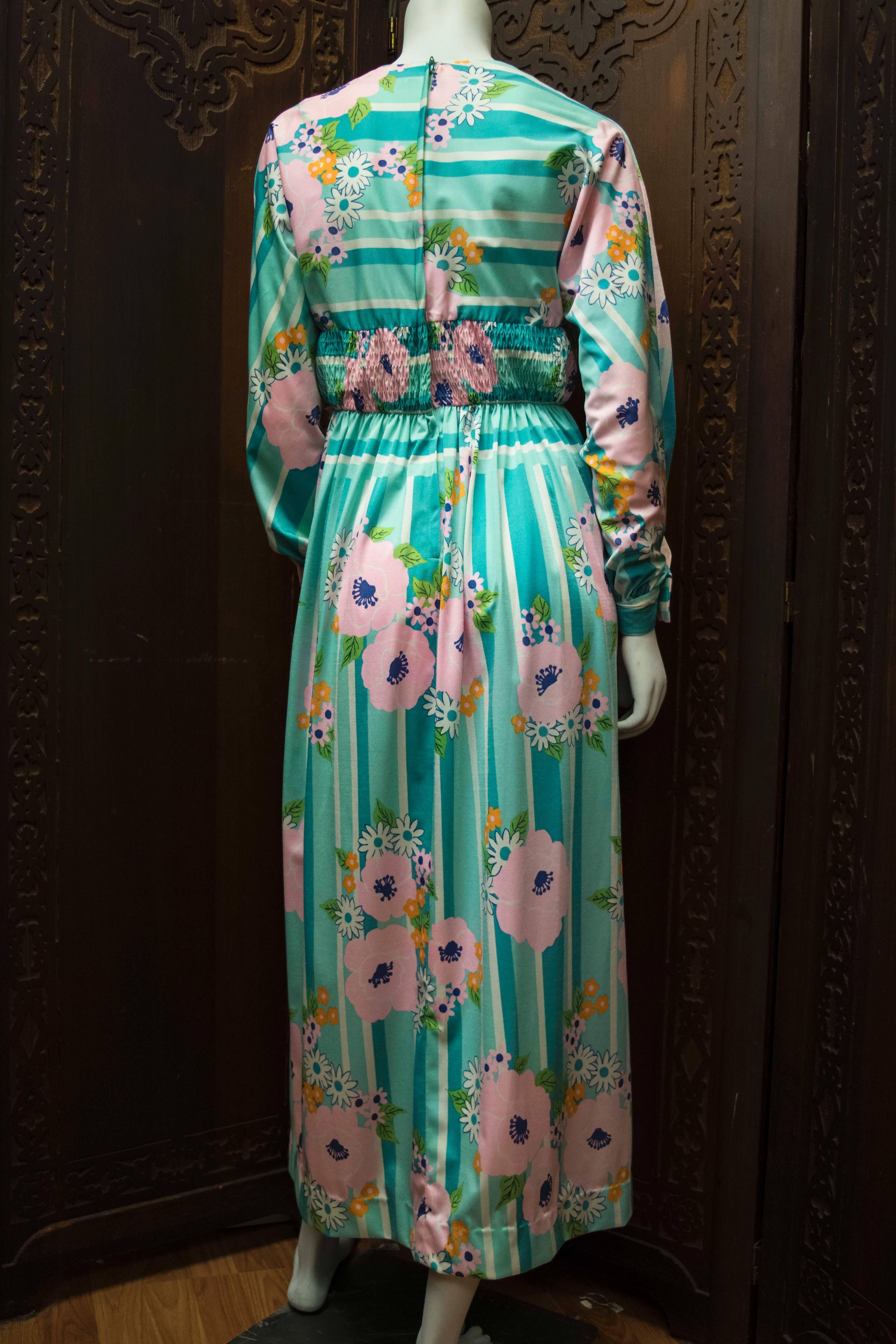 Women's 1970s Oscar De La Renta Floral Day Dress