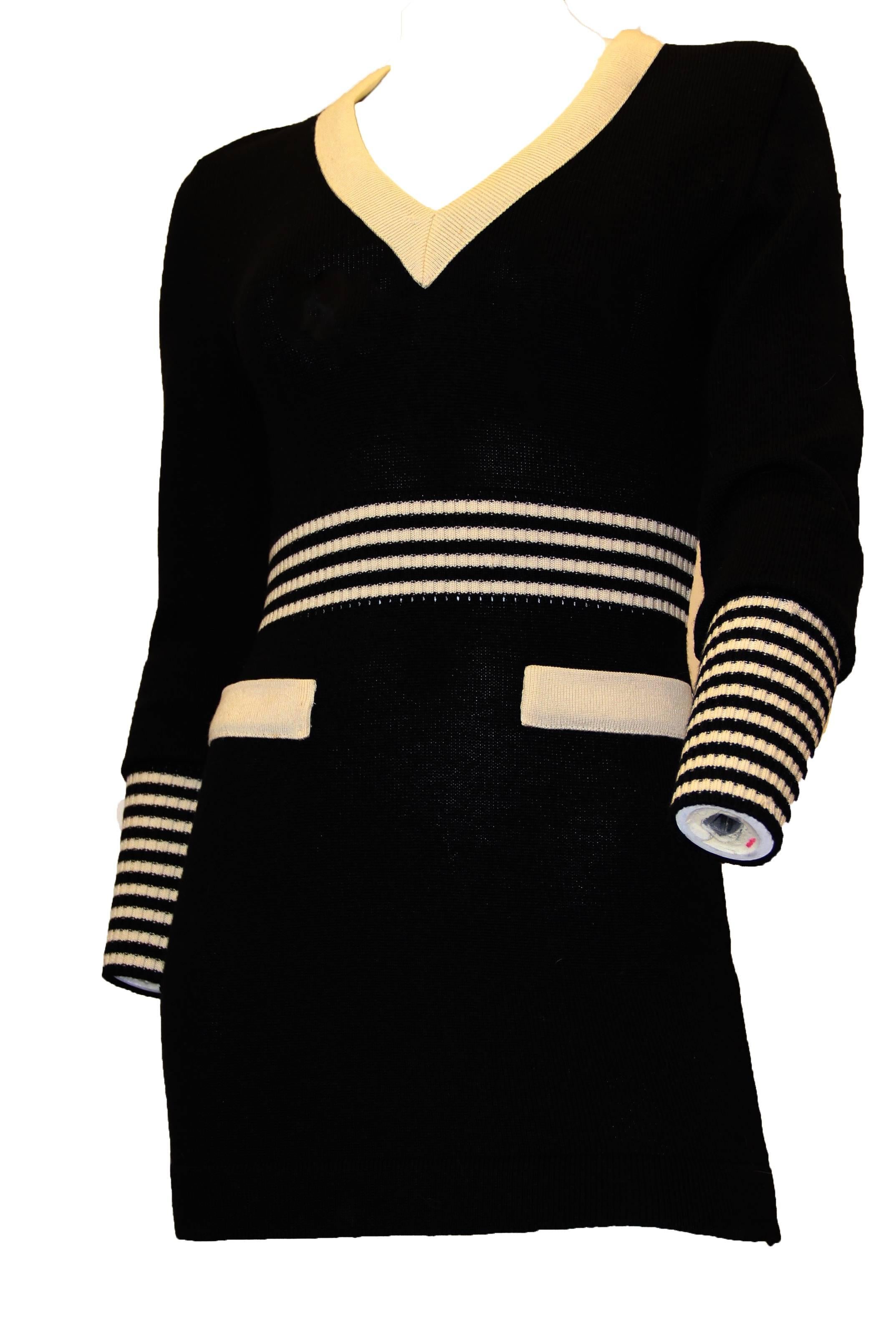 Noir Karl Lagerfeld - Robe courte en maille des années 80 en vente