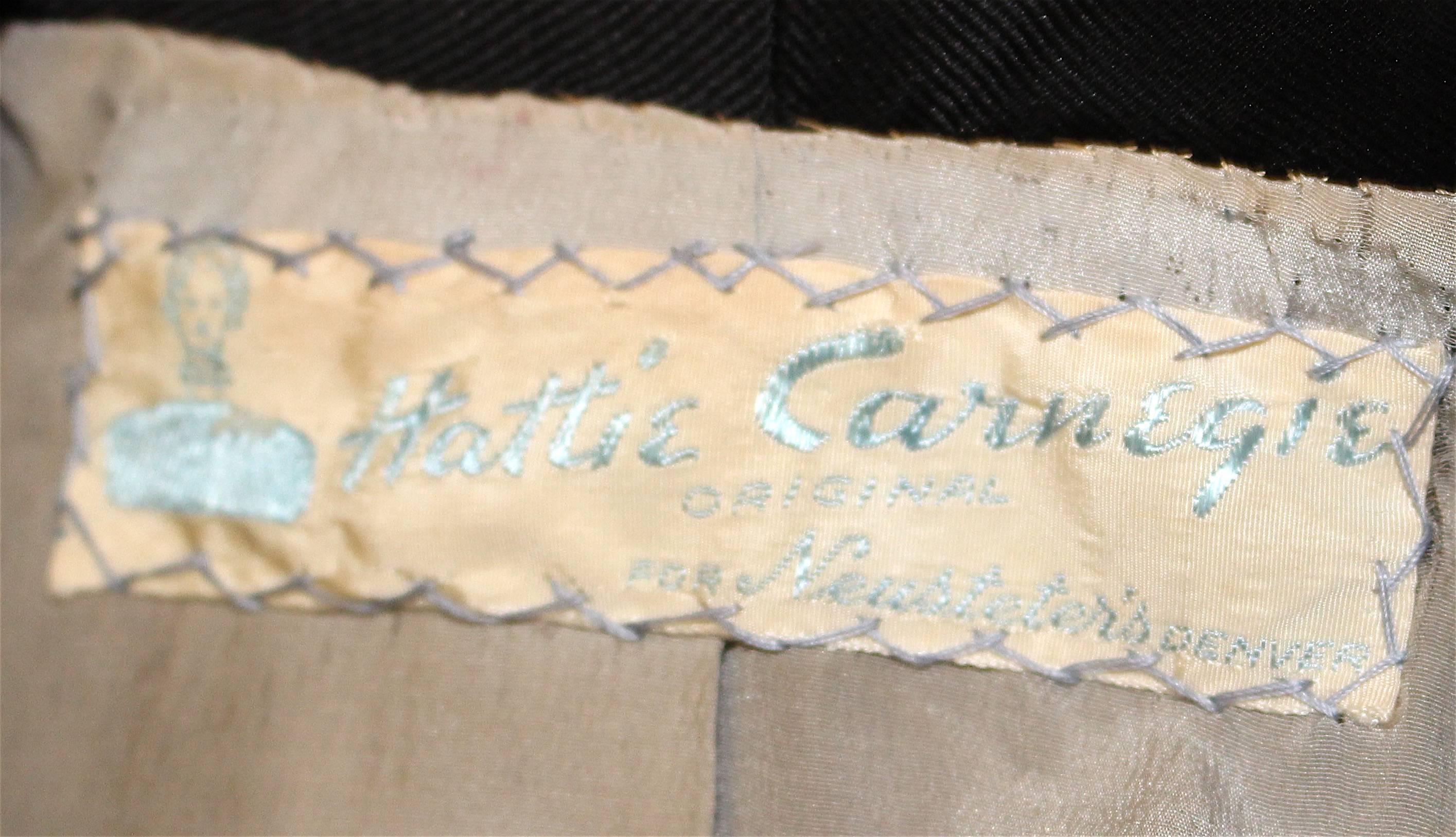 Hattie Carnegie - Robe de soirée en faille de soie noire, années 50  en vente 1