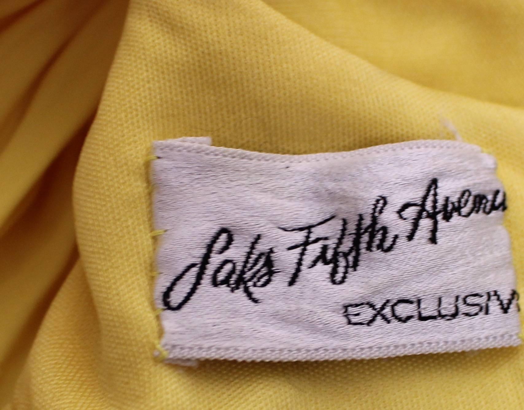 Saks Fifth Avenue - Robe longue en jersey tricotée, années 70  Bon état - En vente à San Francisco, CA