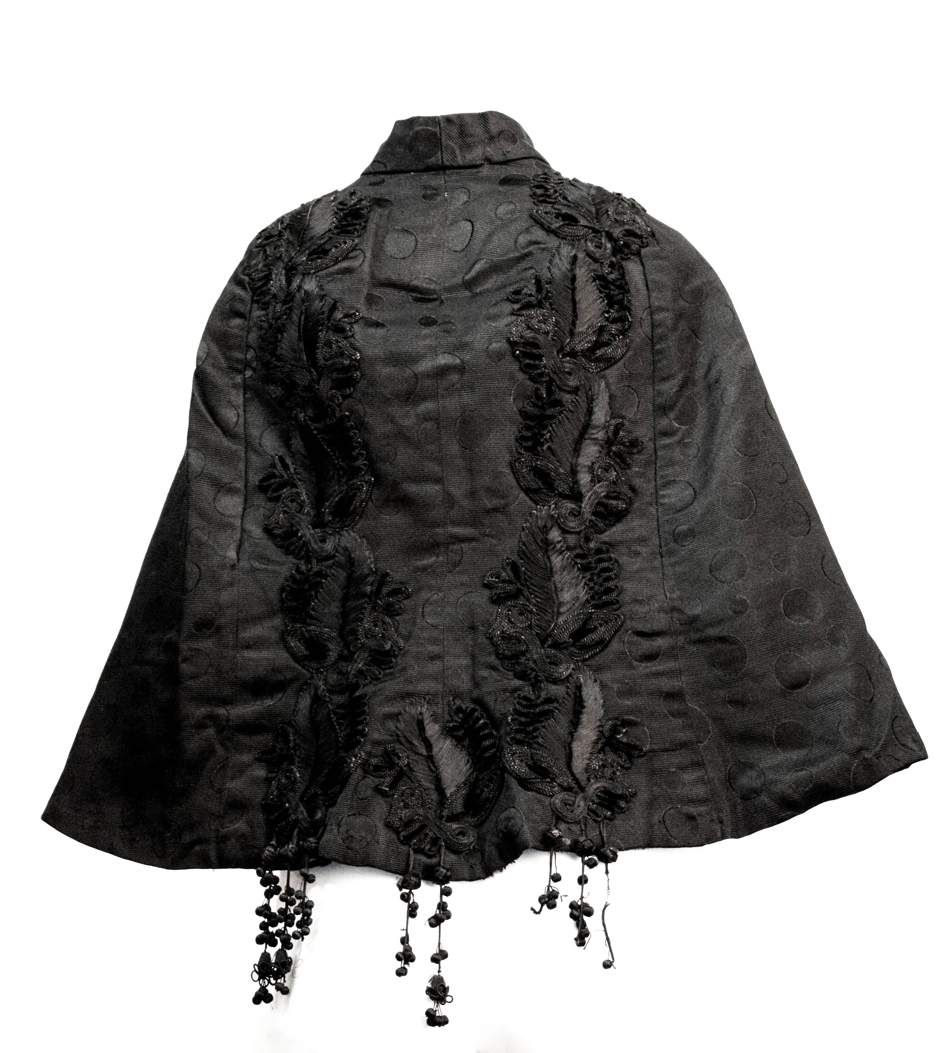 Victorian Black Jacquard Capelet  In Good Condition For Sale In San Francisco, CA