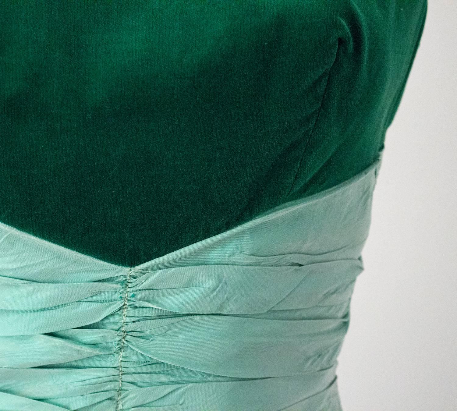 50s Green Velvet Taffeta Dress with Bubble Hem In Good Condition In San Francisco, CA