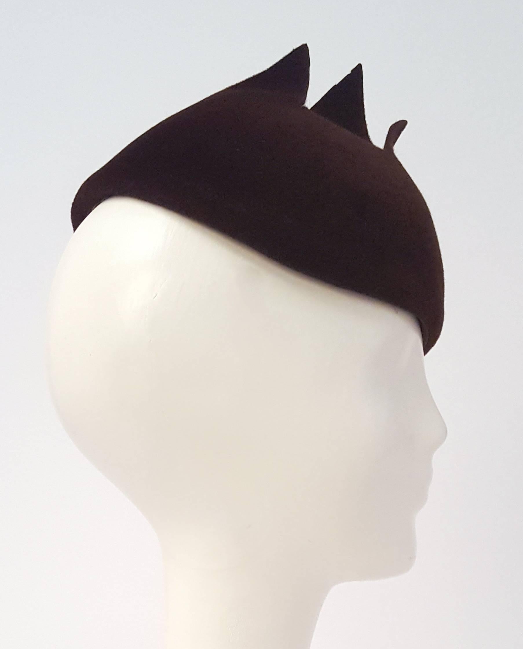 30s Brown Fur Felt Tulip Hat. 20 1/2