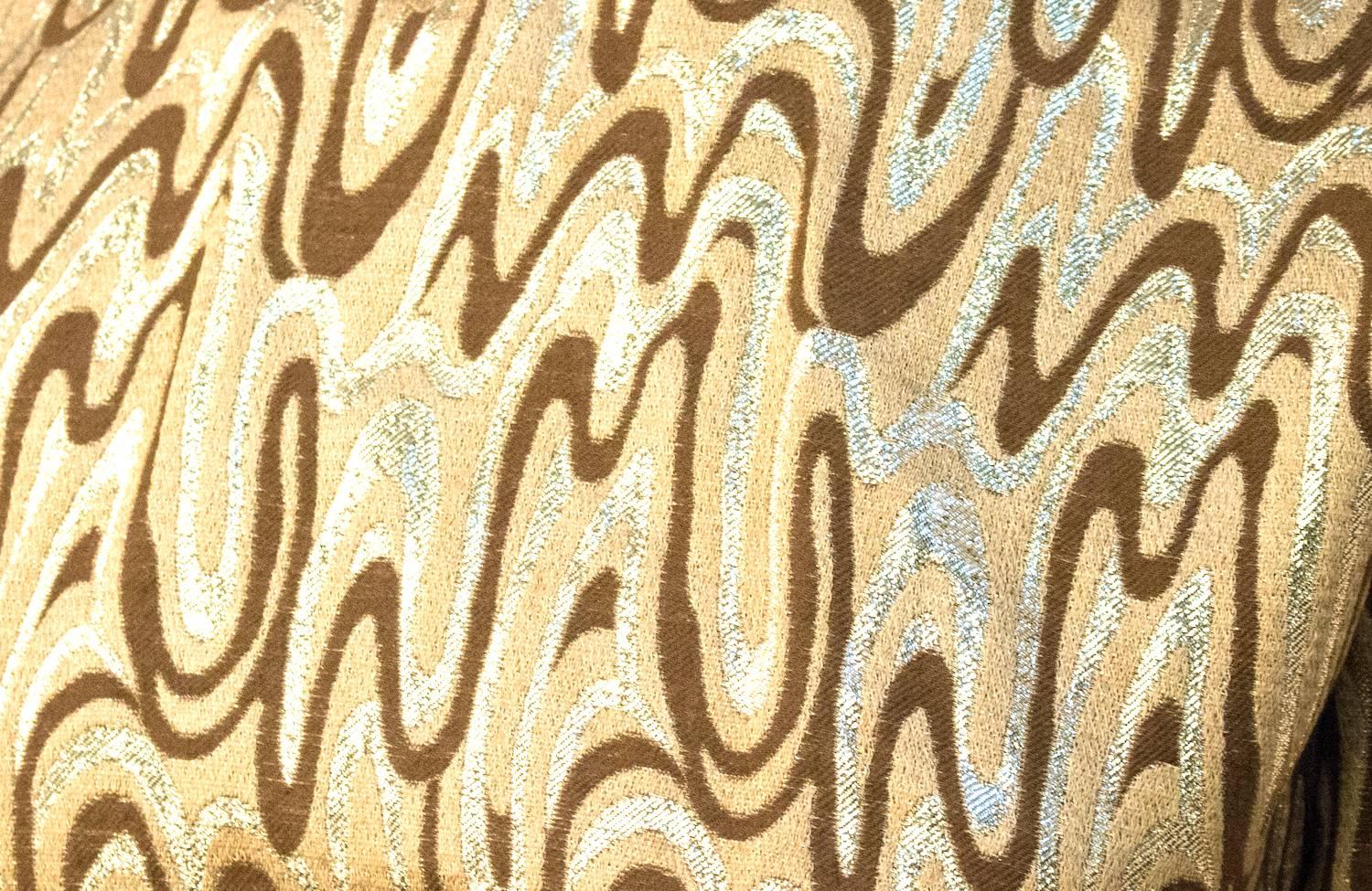 Psychedelisches Abendkleid aus den 60er Jahren mit goldmelzendem Muster (Braun)