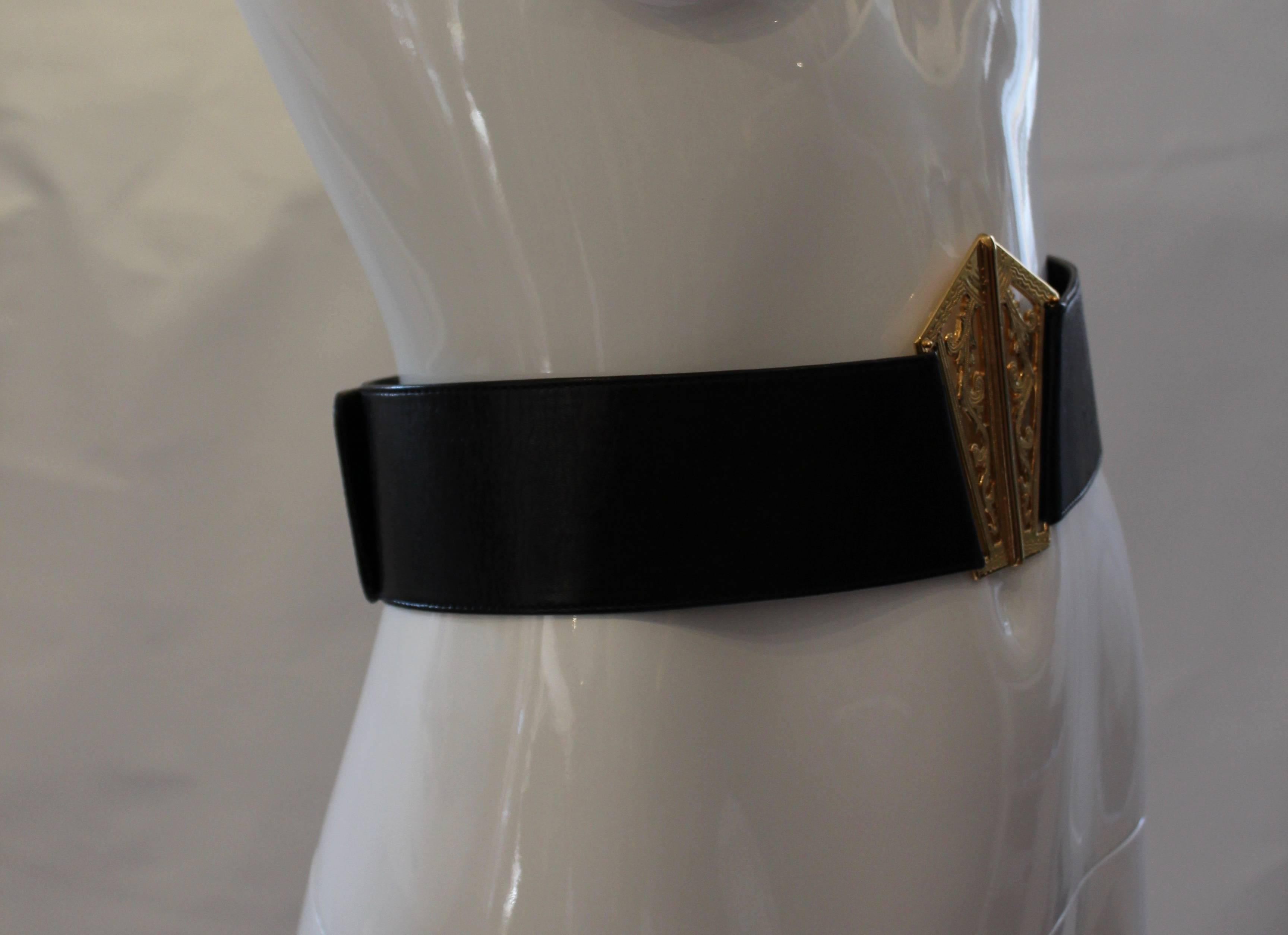 1980s Chanel Gold and Leather Belt  3