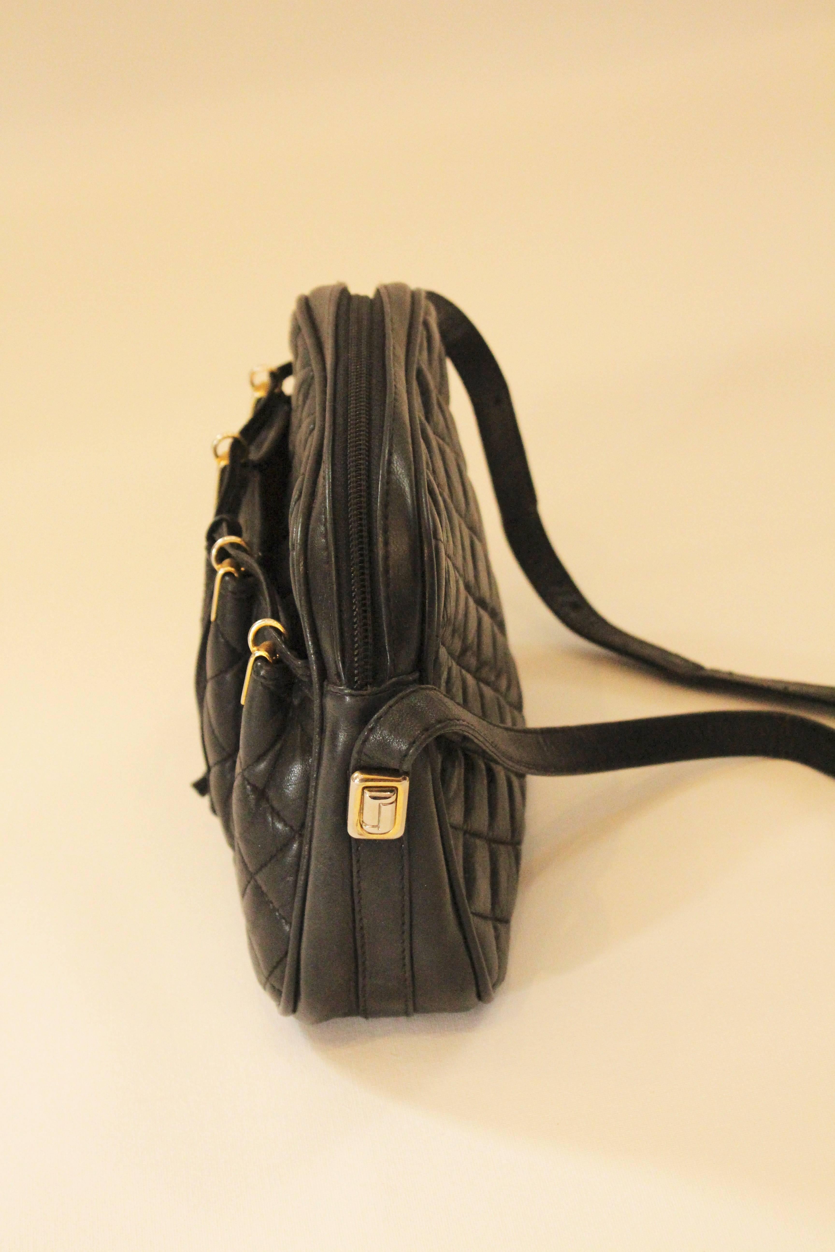 Vintage Judith Leiber Crossbody Bag  In Good Condition For Sale In Houston, TX