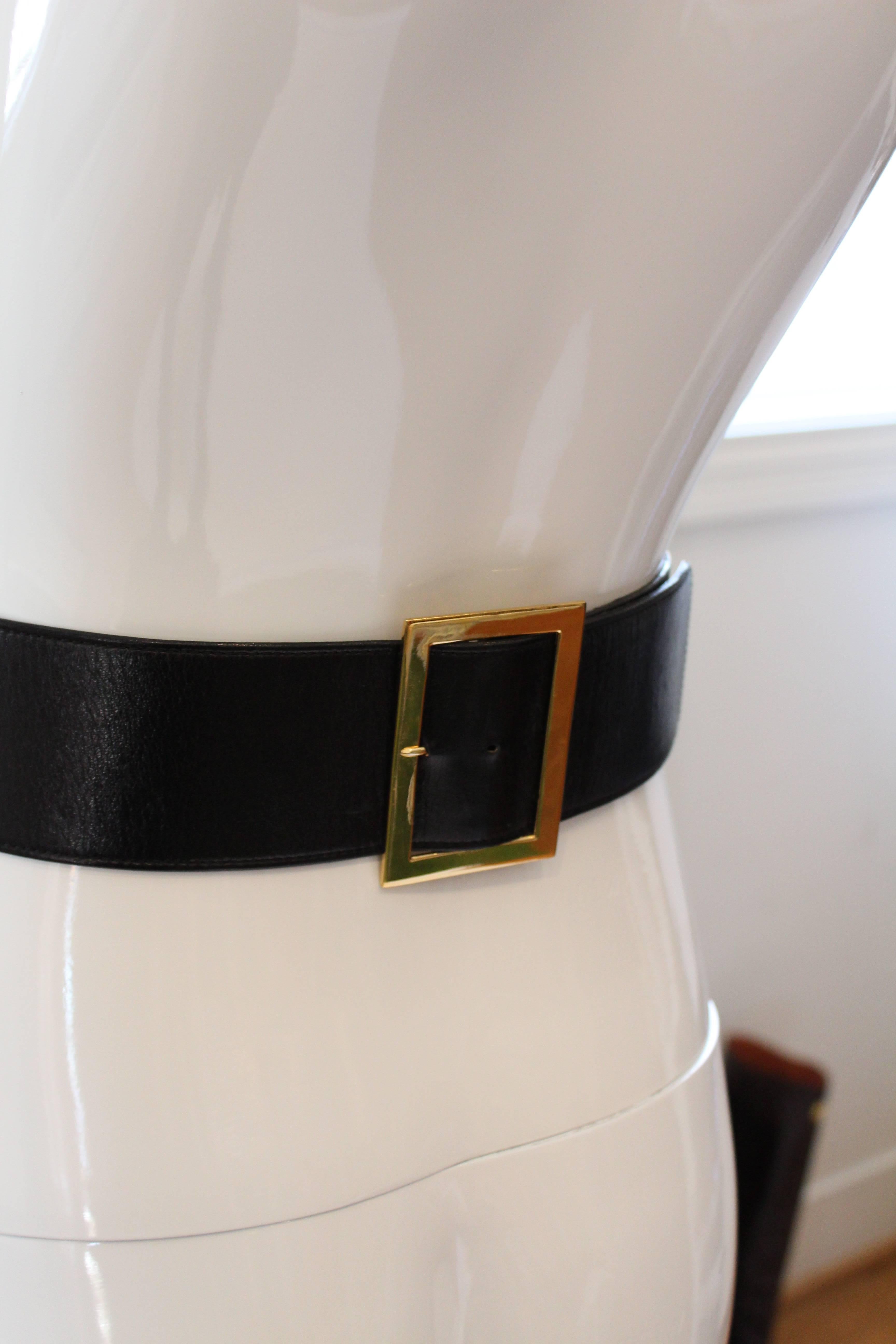 1980s Chanel Gold and Leather Belt  5