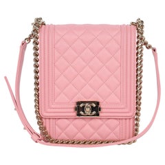 Chanel Chevron Piel de cordero acolchada Norte-Sur Le Boy Rosa
