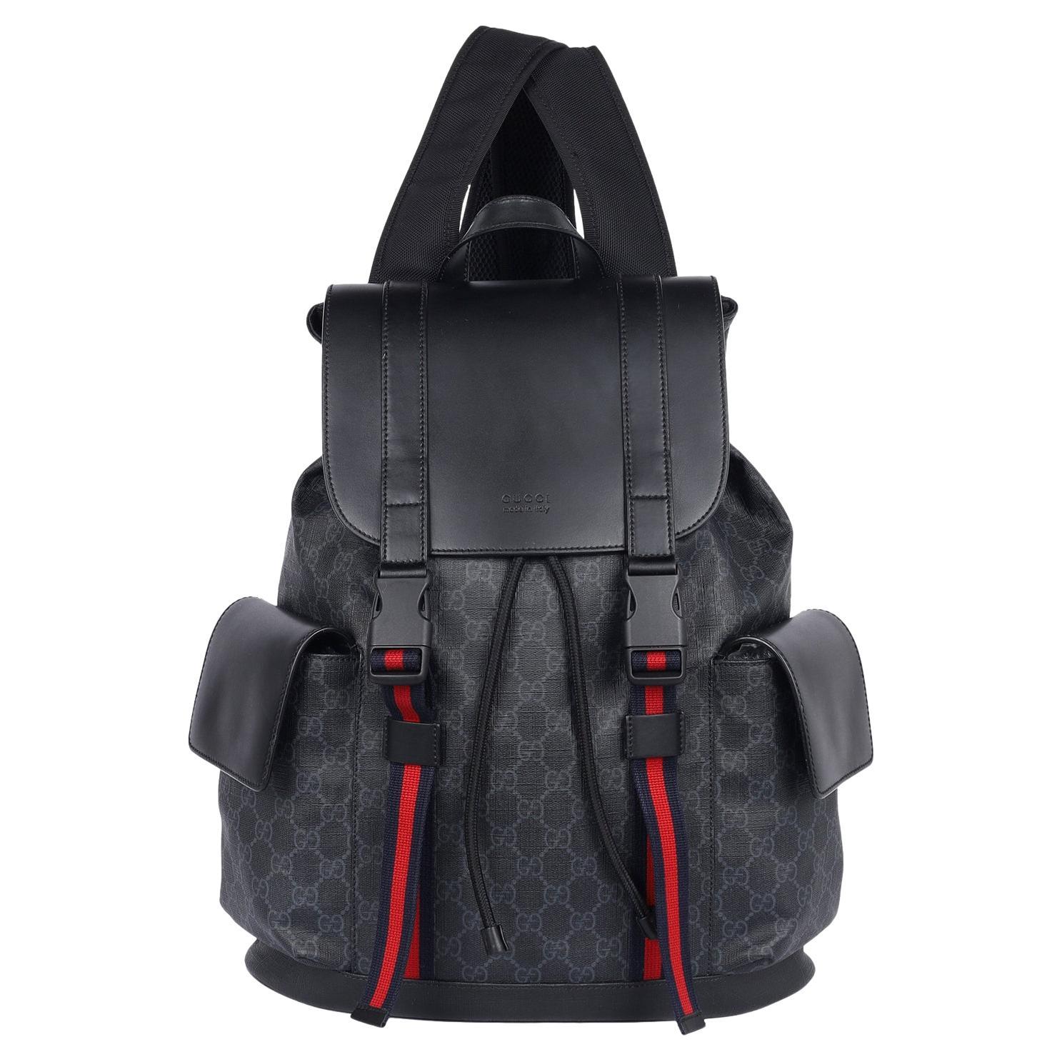 GUCCI GG Supreme Monogram Kalbsleder Web Double Buckle Rucksack Schwarz im Angebot