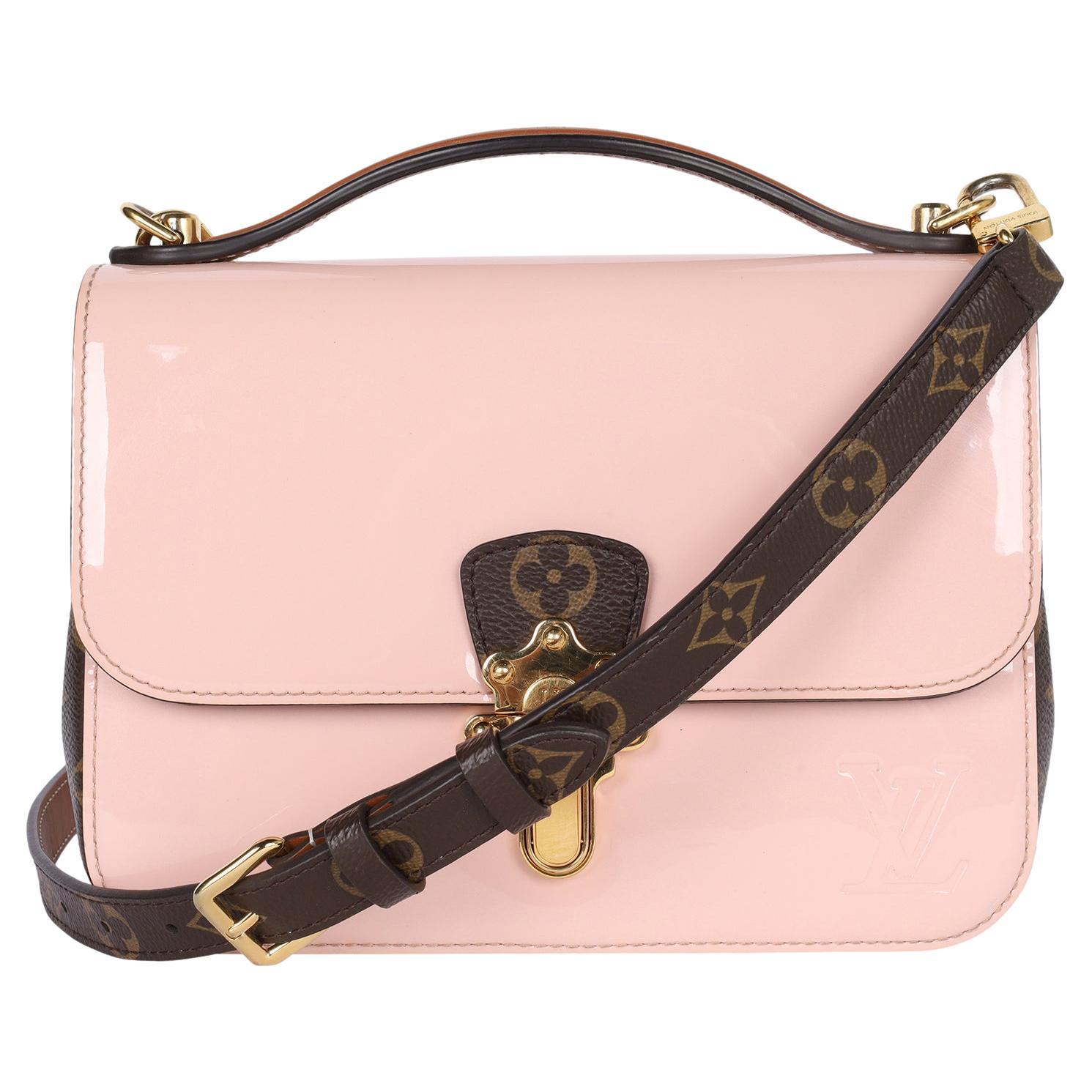 LOUIS VUITTON Ballerine en cuir de veau verni Monogram Cherrywood BB Rose en vente