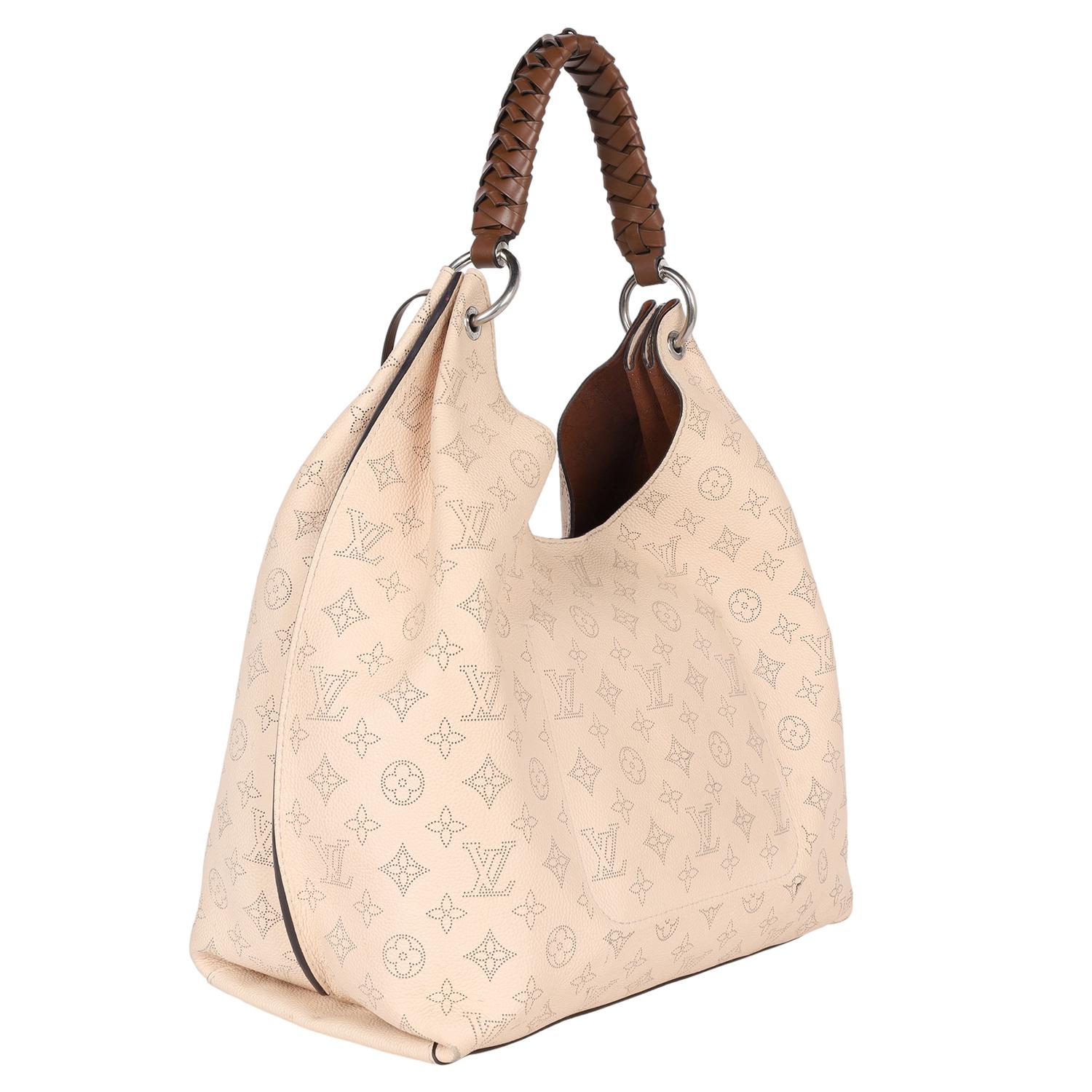 LOUIS VUITTON Karmel Mahina Leder Creme im Angebot 2