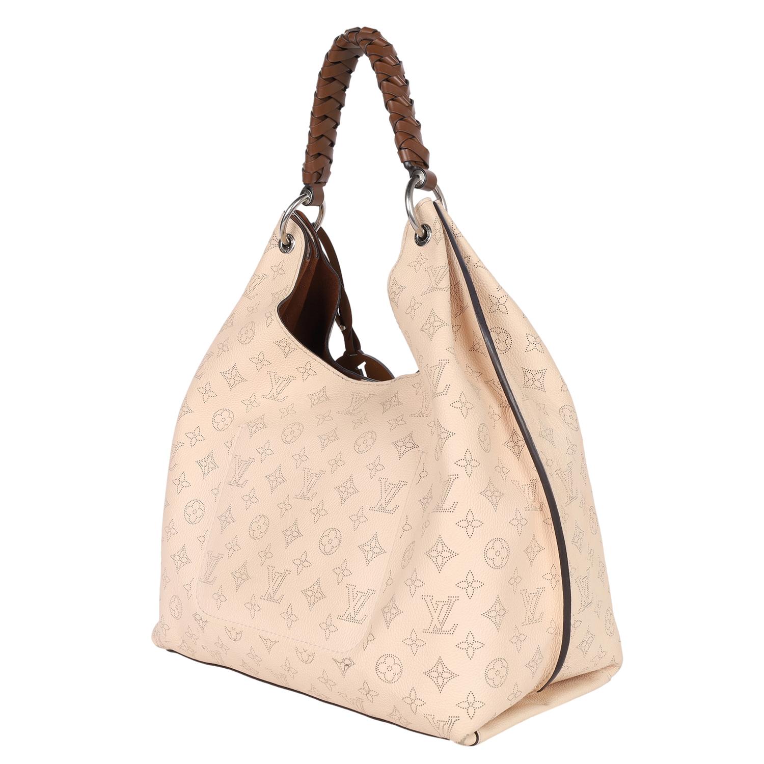 LOUIS VUITTON Karmel Mahina Leder Creme im Angebot 3