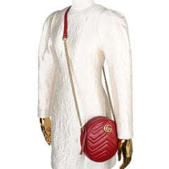 Borsa a tracolla rotonda Marmont GG da donna Gucci degli anni '10, in pelle di vitello rossa, Italia