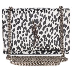 Borsa a tracolla Kate di Saint Laurent degli anni 2010, in pelle di vitello con motivo leopardato e monogramma