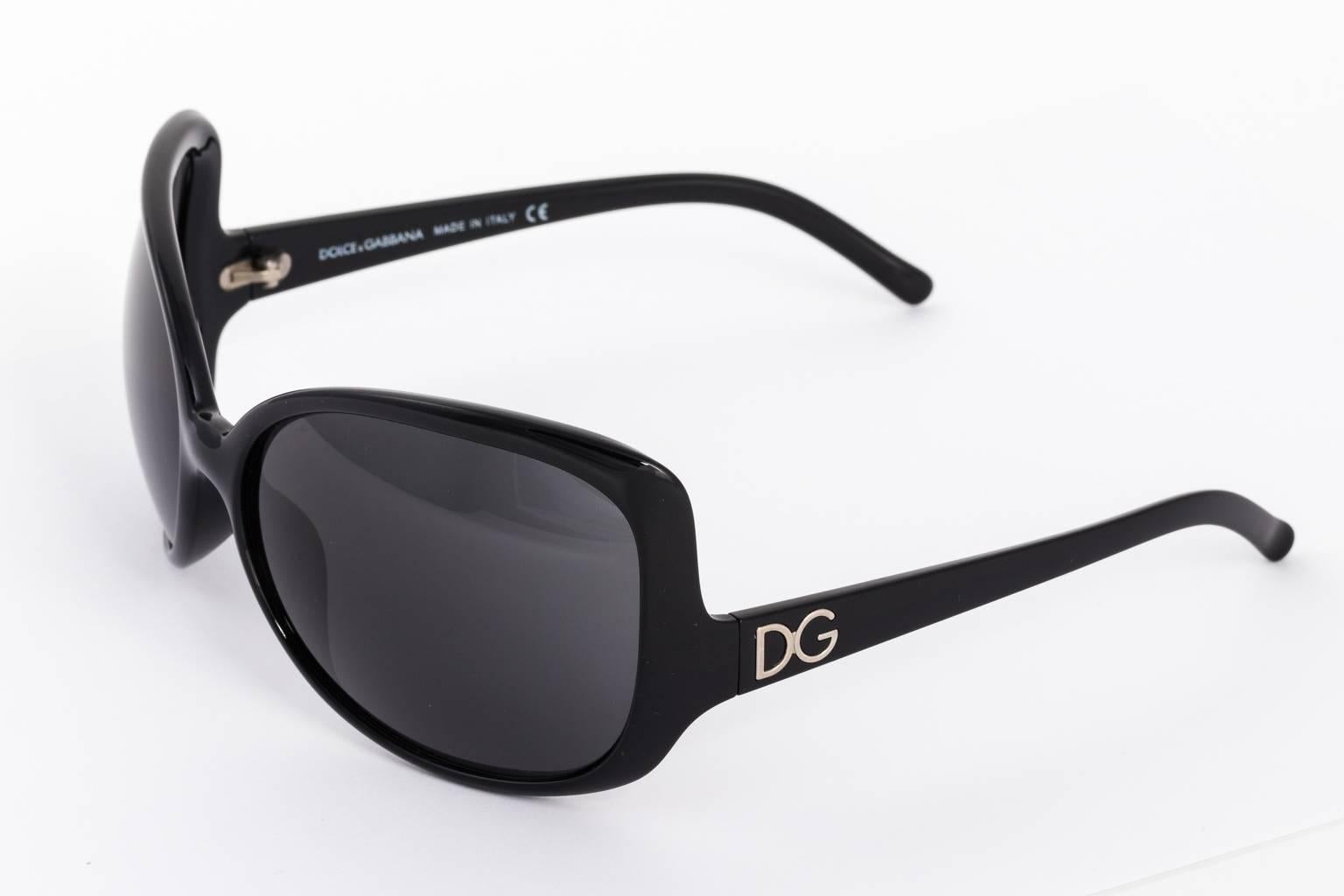 Women's  Black Dolce and Gabbana sunglasses For Sale