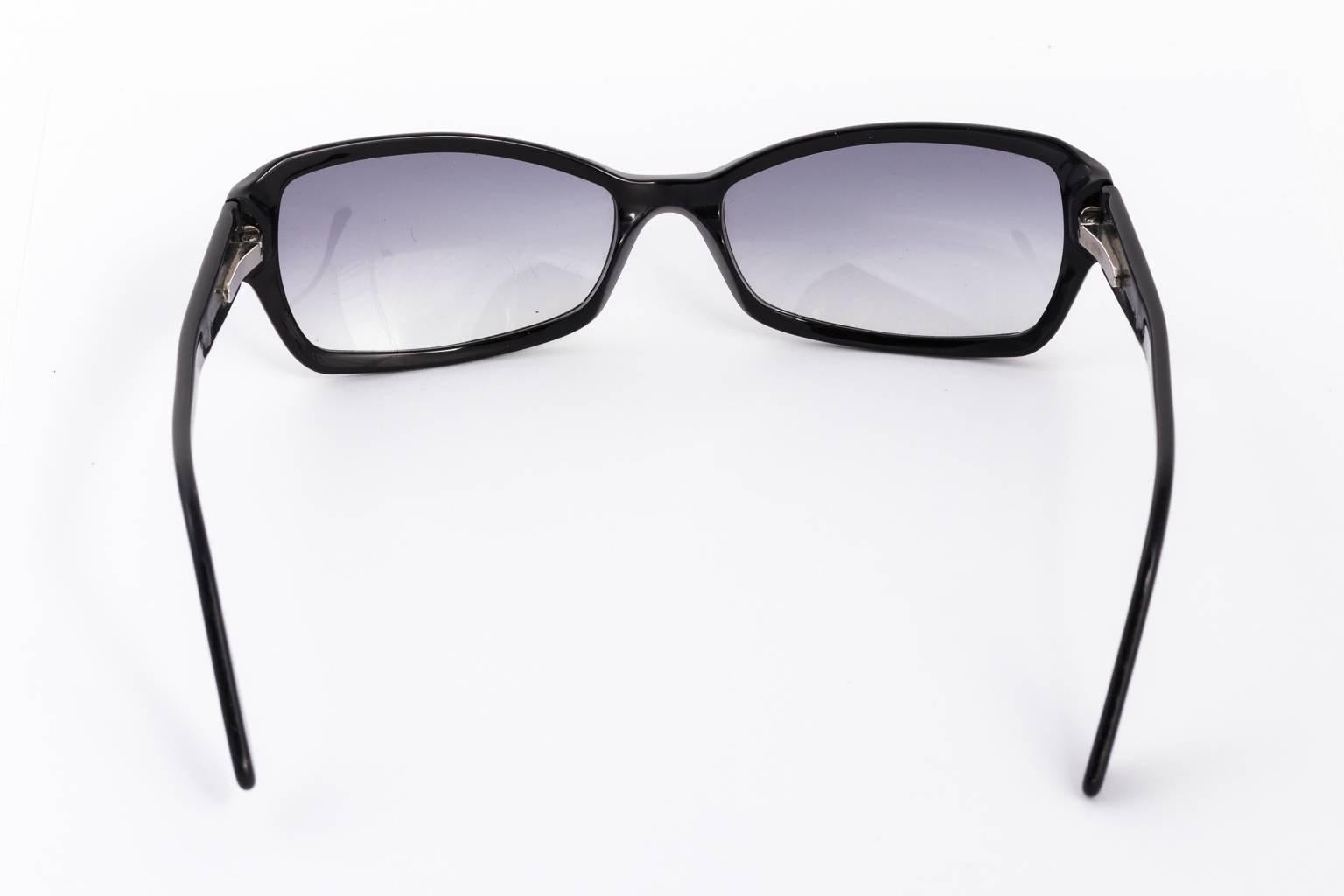 Contemporary black Bulgari sunglasses In Good Condition For Sale In Stamford, CT