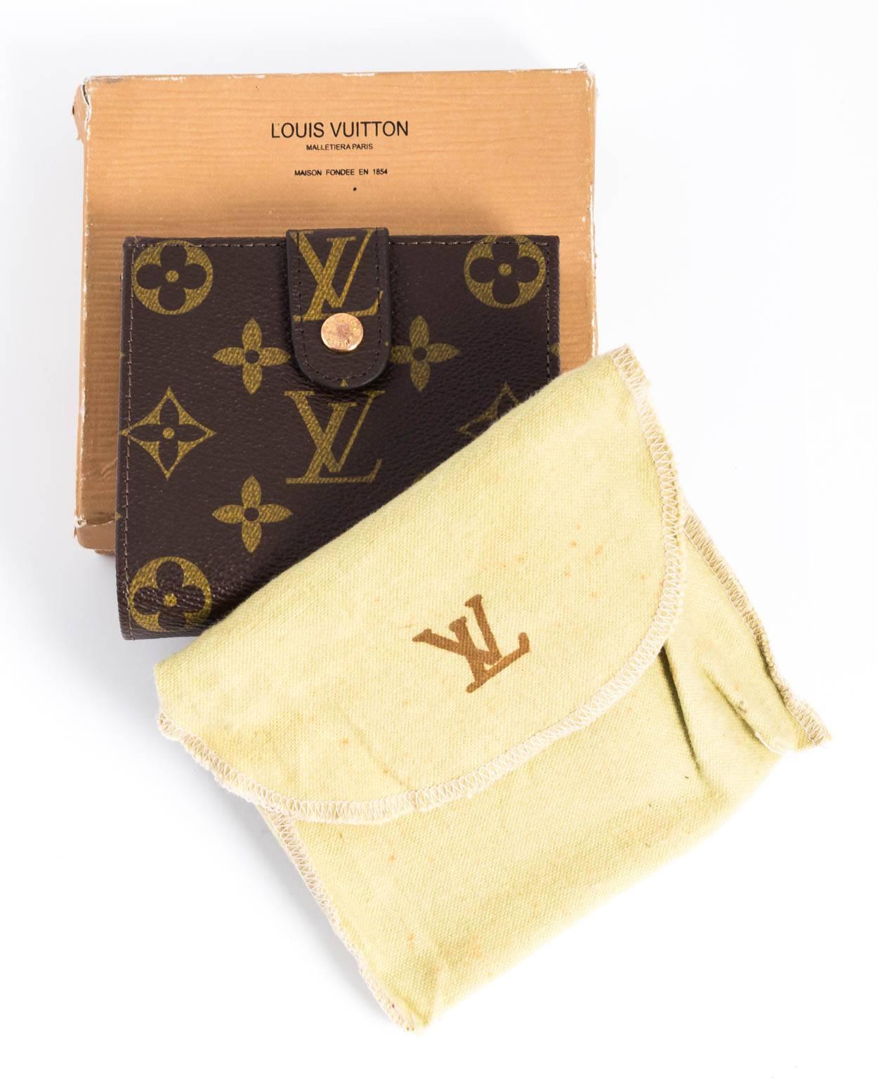 Louis Vuitton Wallet  For Sale 1