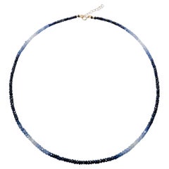 Collier de saphirs bleus dégradés septembre par Bombyx House