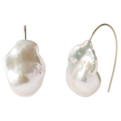 Orecchini a gancio con perle barocche, Gioielleria artigianale
