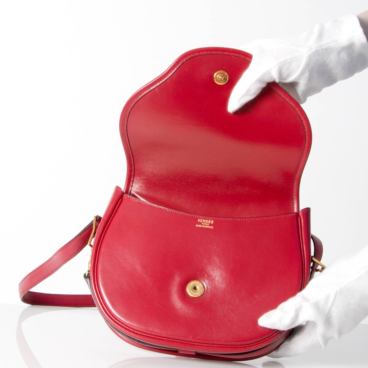 Hermes Vintage Rouge Vif Round Shoulder Bag 1