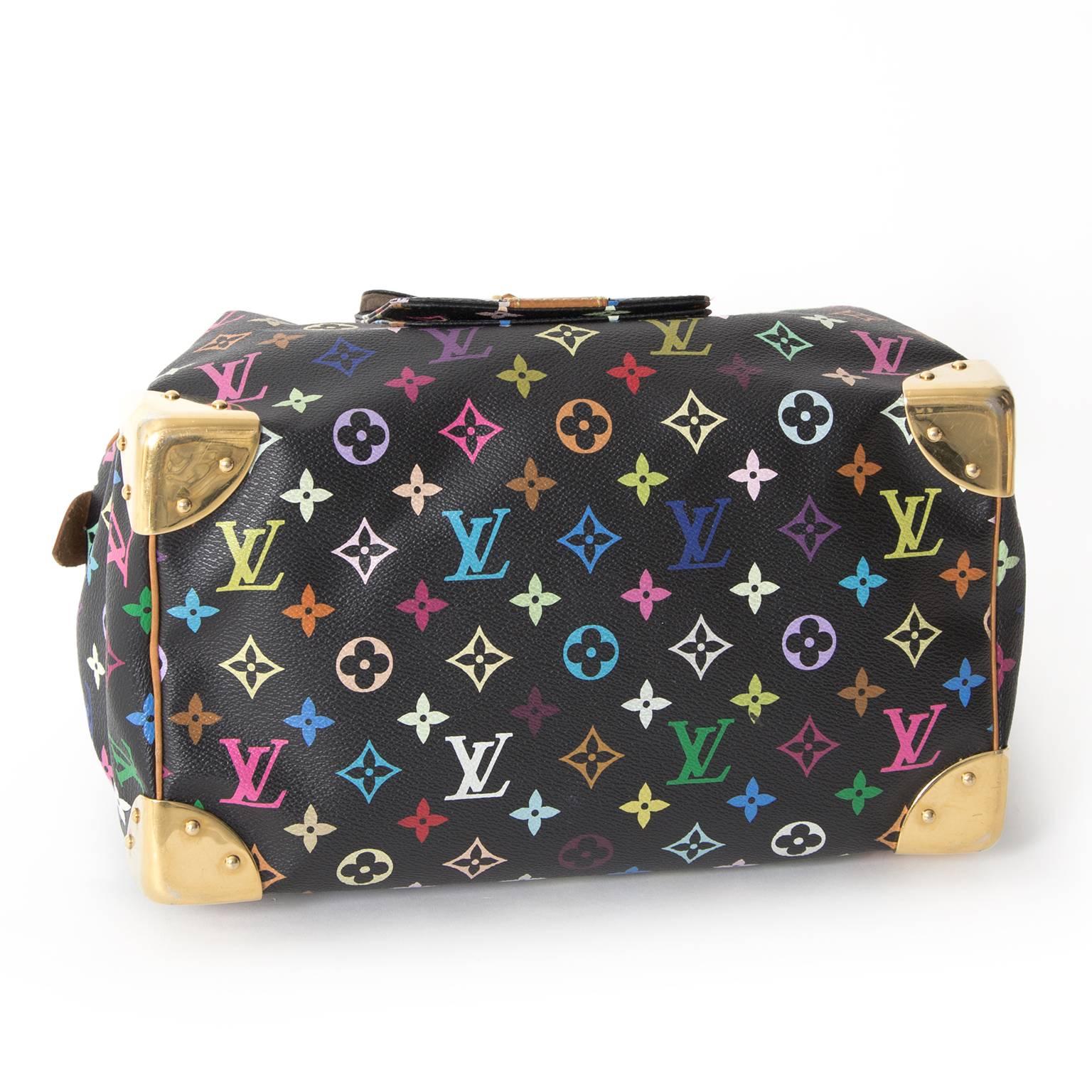 Perceived as one of thé IT-bags of the early 2000s, the Monogram Multicolore line in collaboration with Japanese visual artist Takashi Murakami,
was discontinued by Louis Vuitton by the end of summer of 2015. This makes this Speedy 30 in black